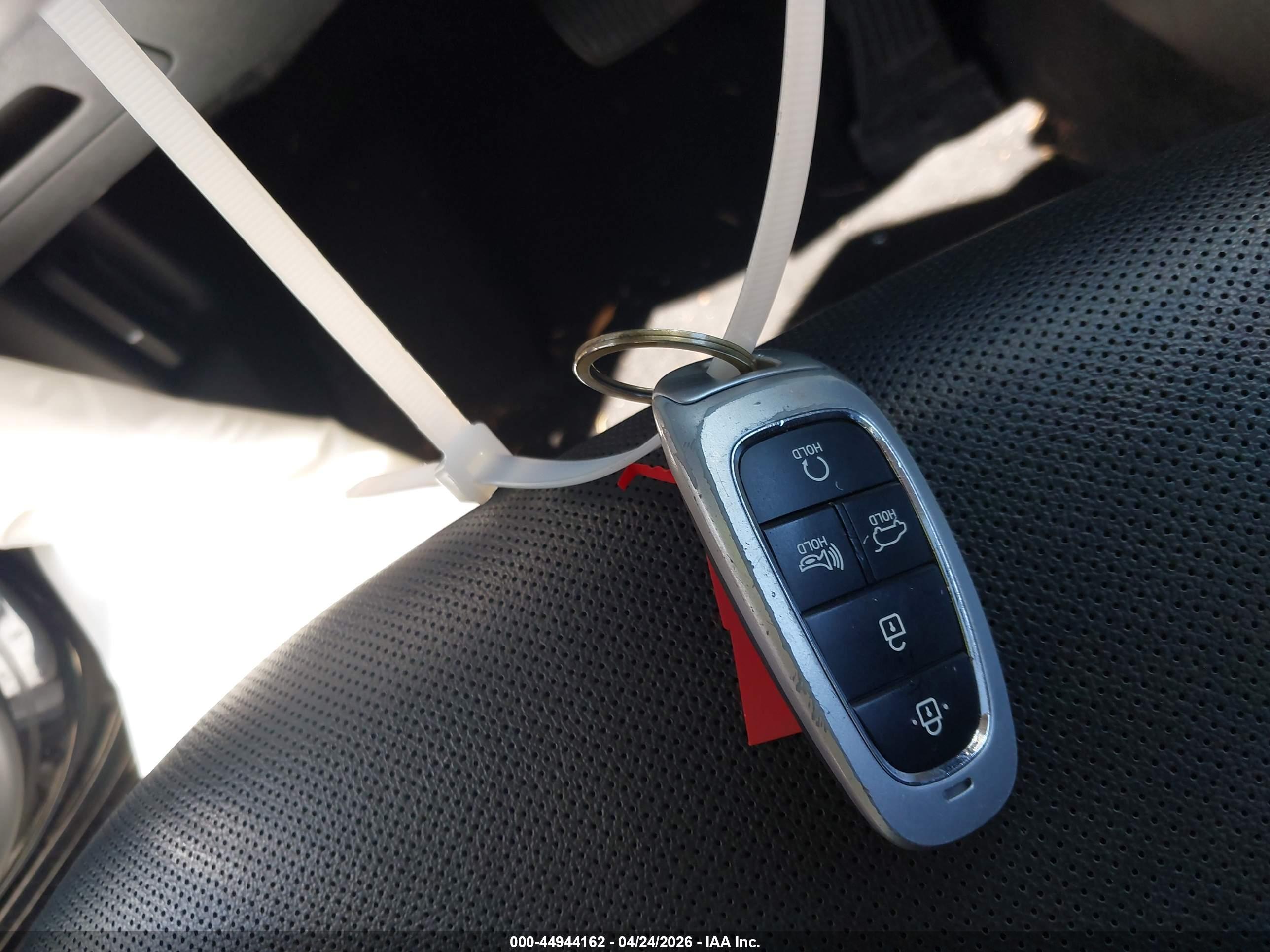 HYUNDAI TUCSON image 11