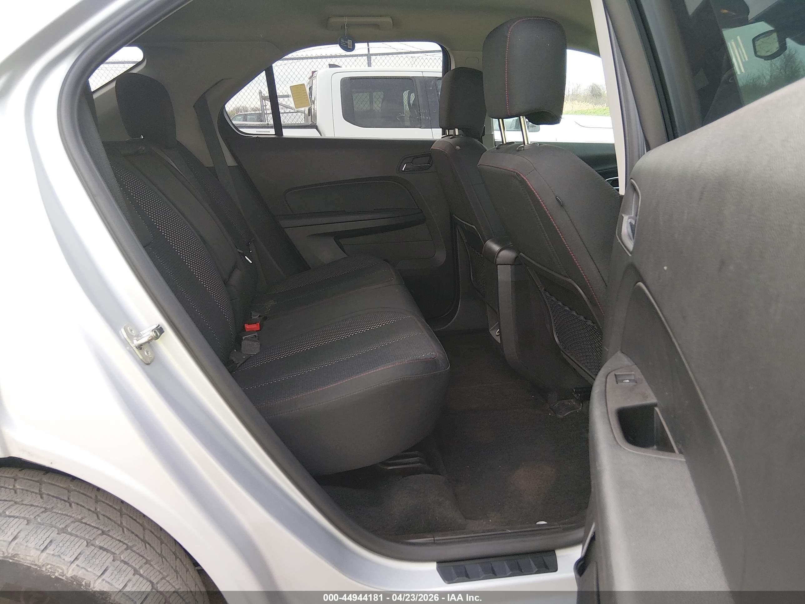 CHEVROLET EQUINOX image 8