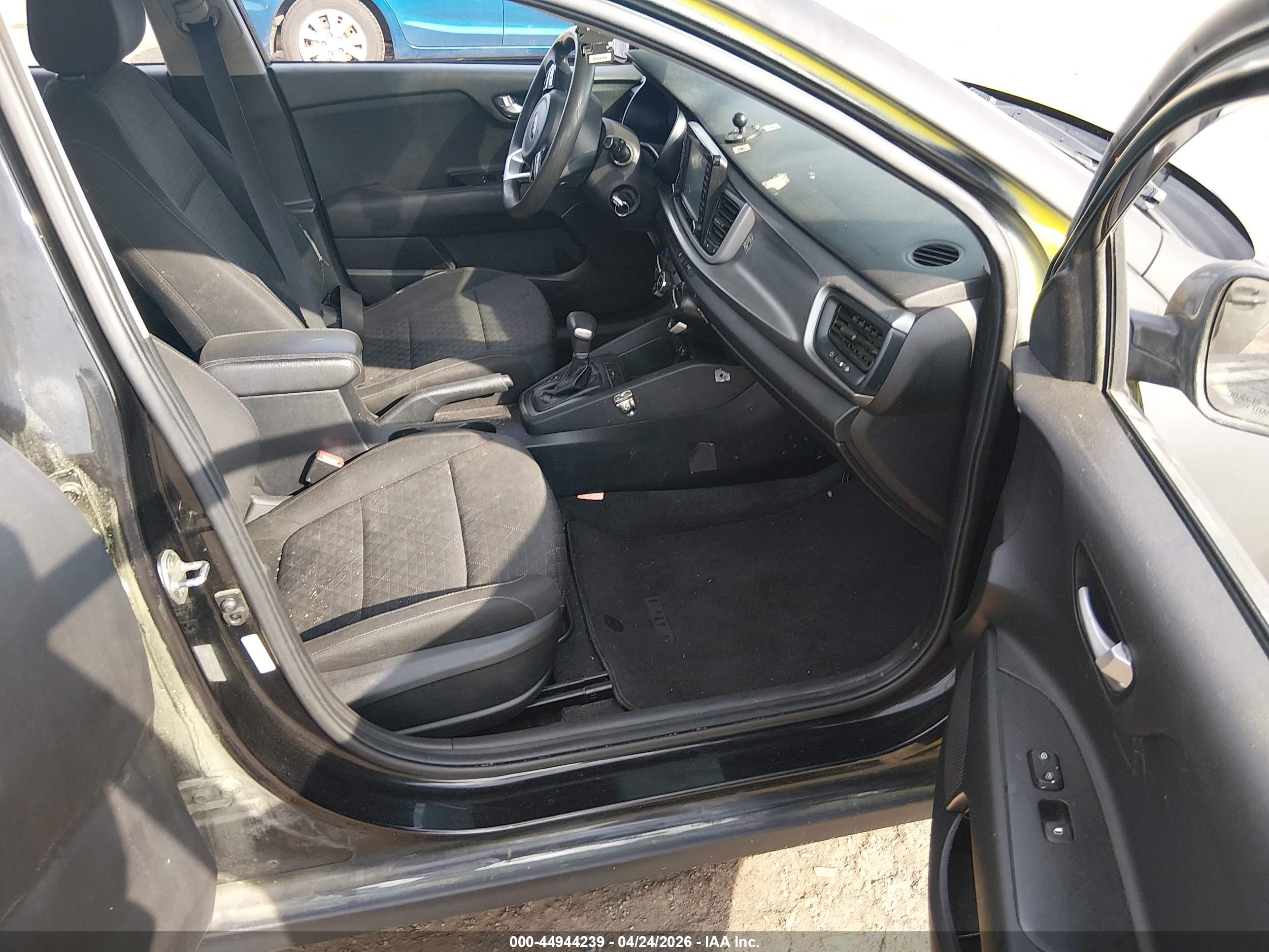 KIA RIO image 5