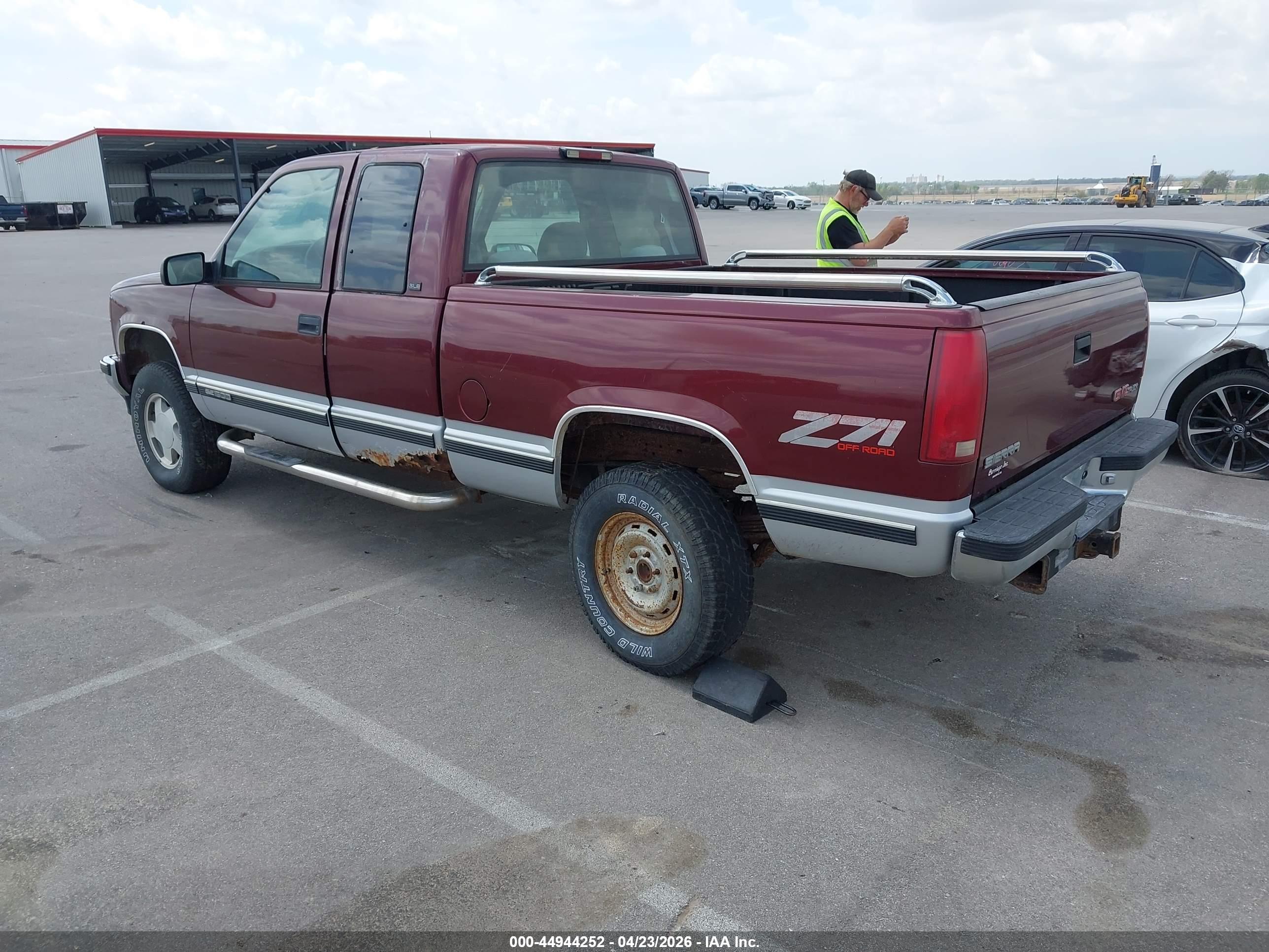 GMC SIERRA image 3