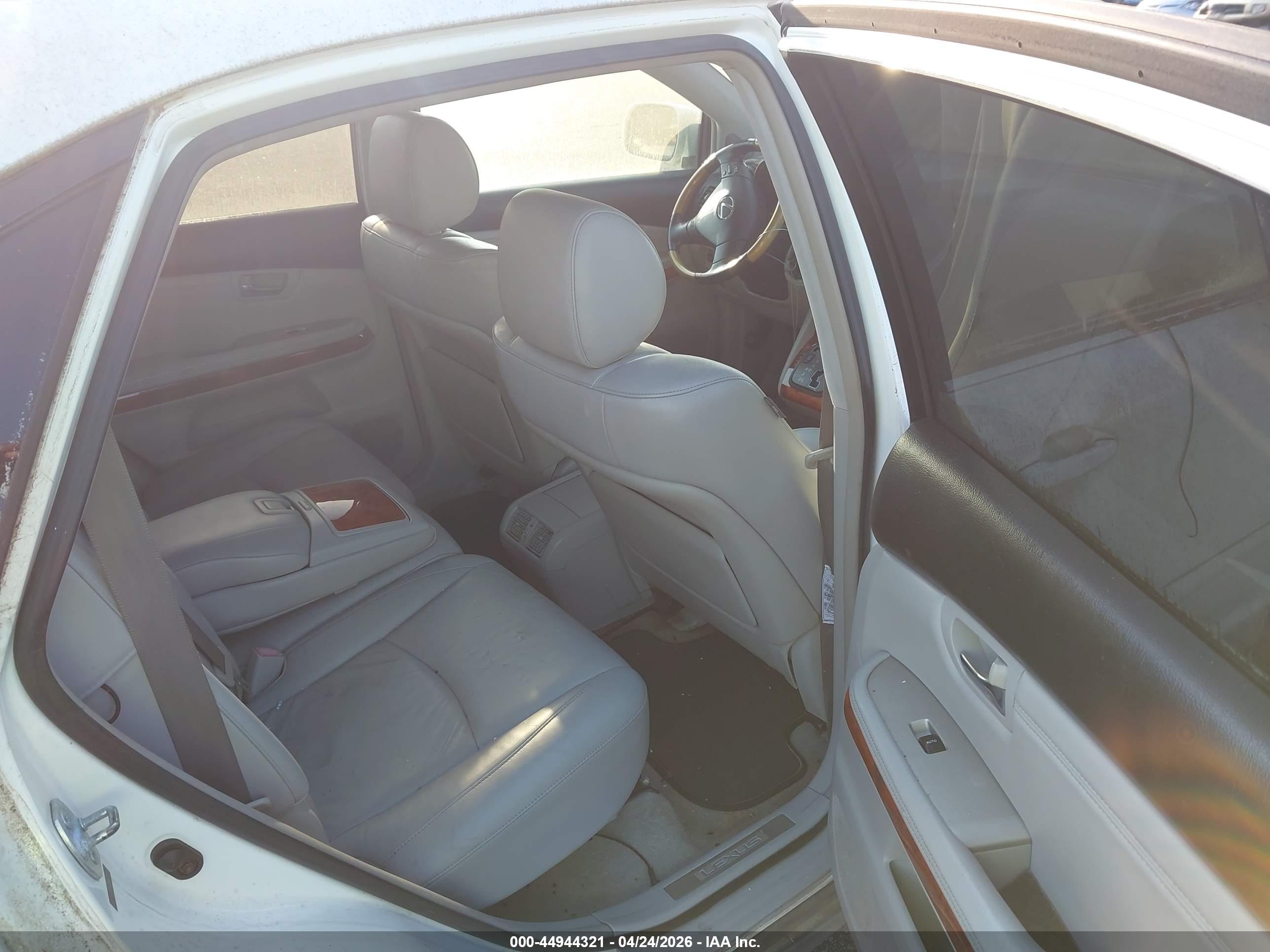 LEXUS RX image 8