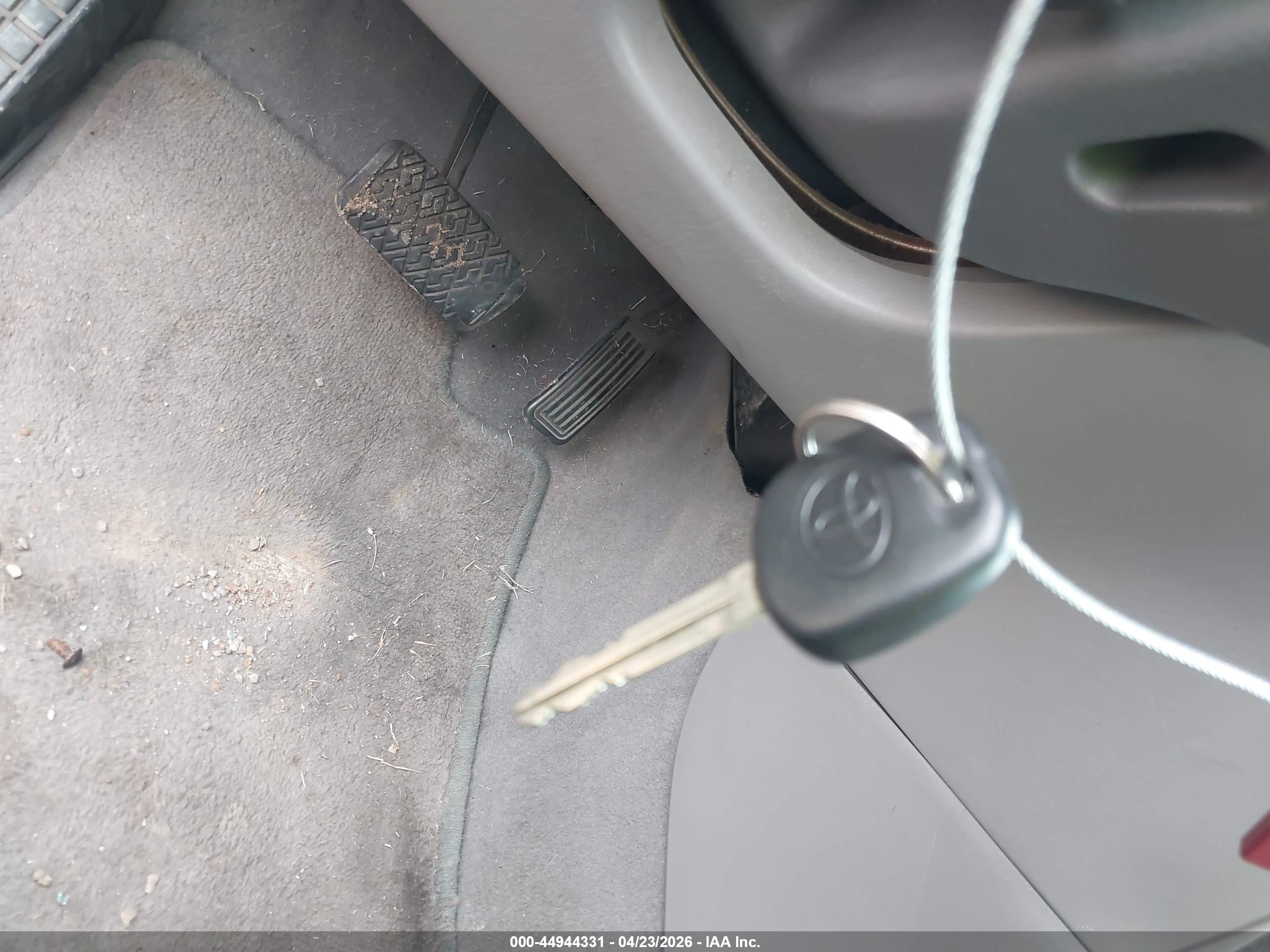 TOYOTA COROLLA image 11