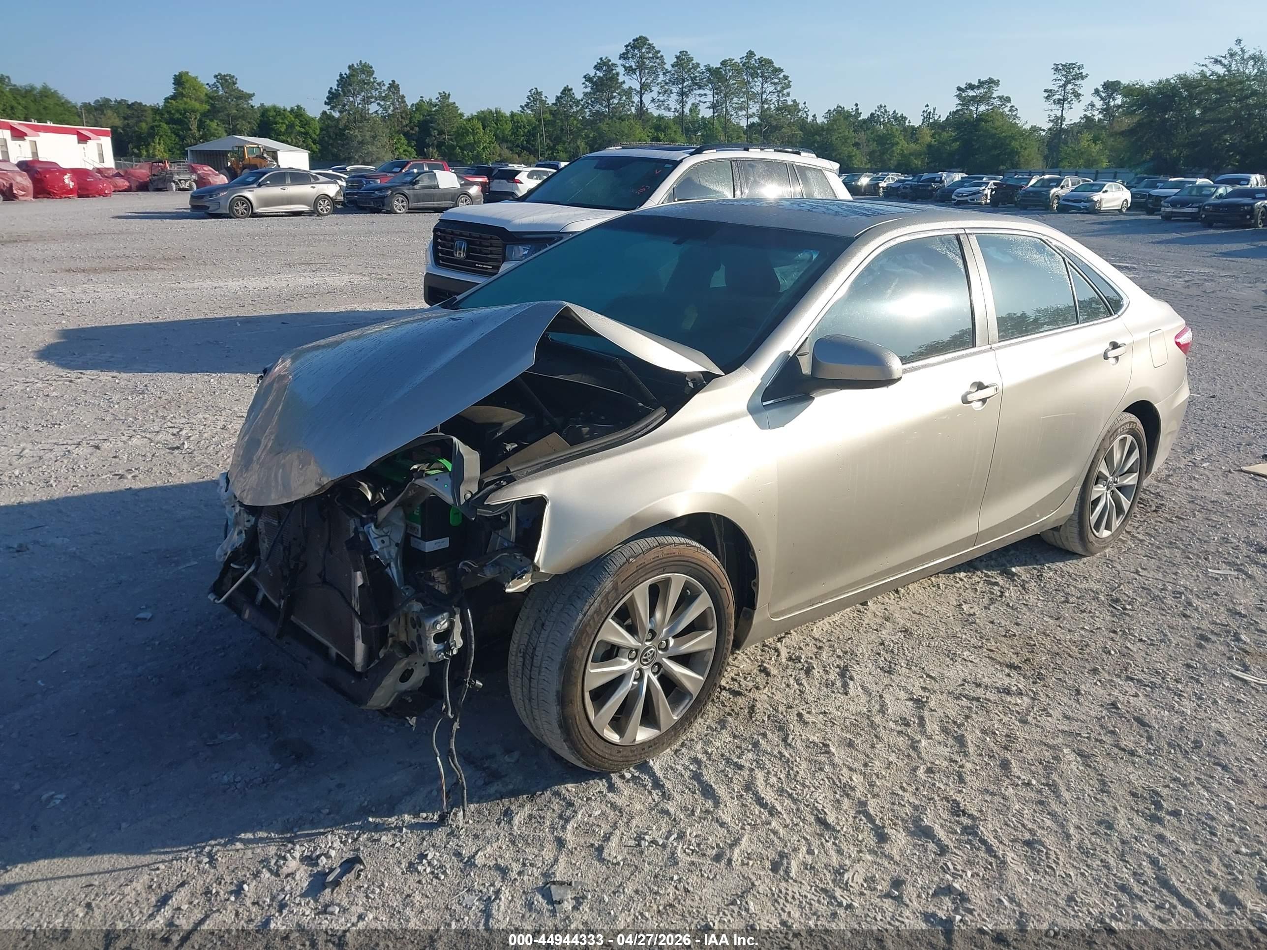 TOYOTA CAMRY image 2