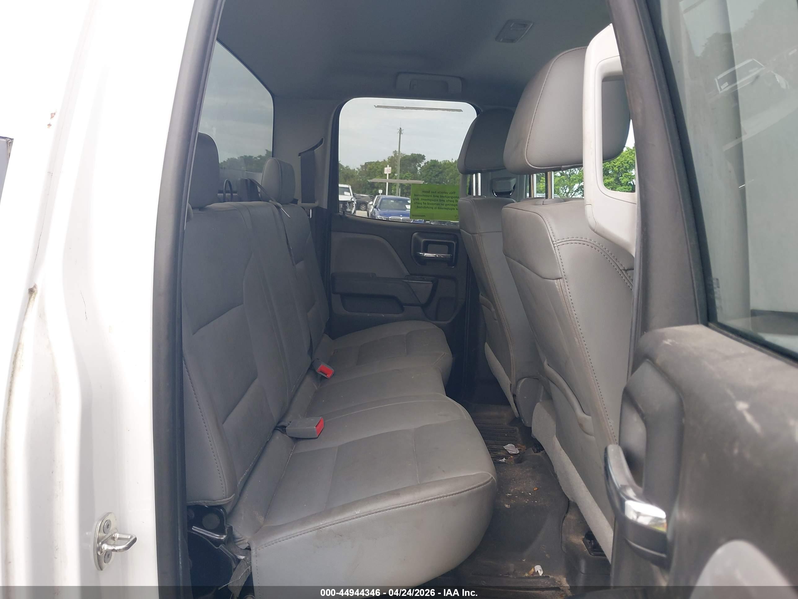 CHEVROLET SILVERADO image 8
