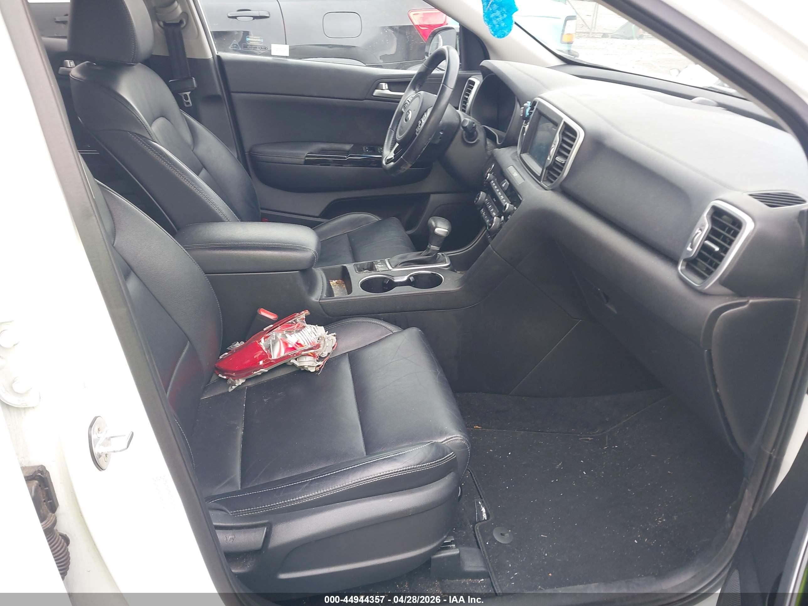 KIA SPORTAGE image 5