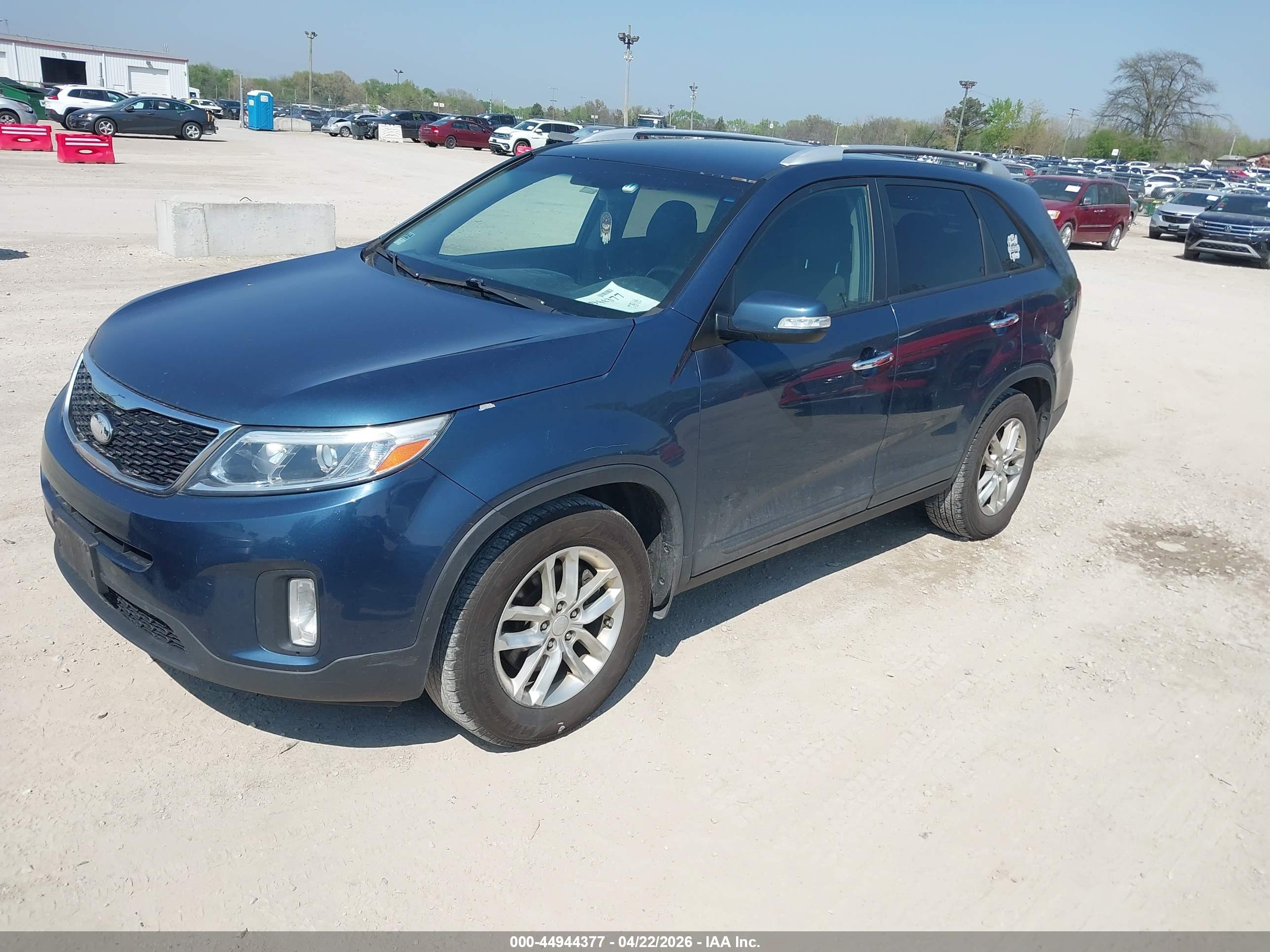 KIA SORENTO image 2
