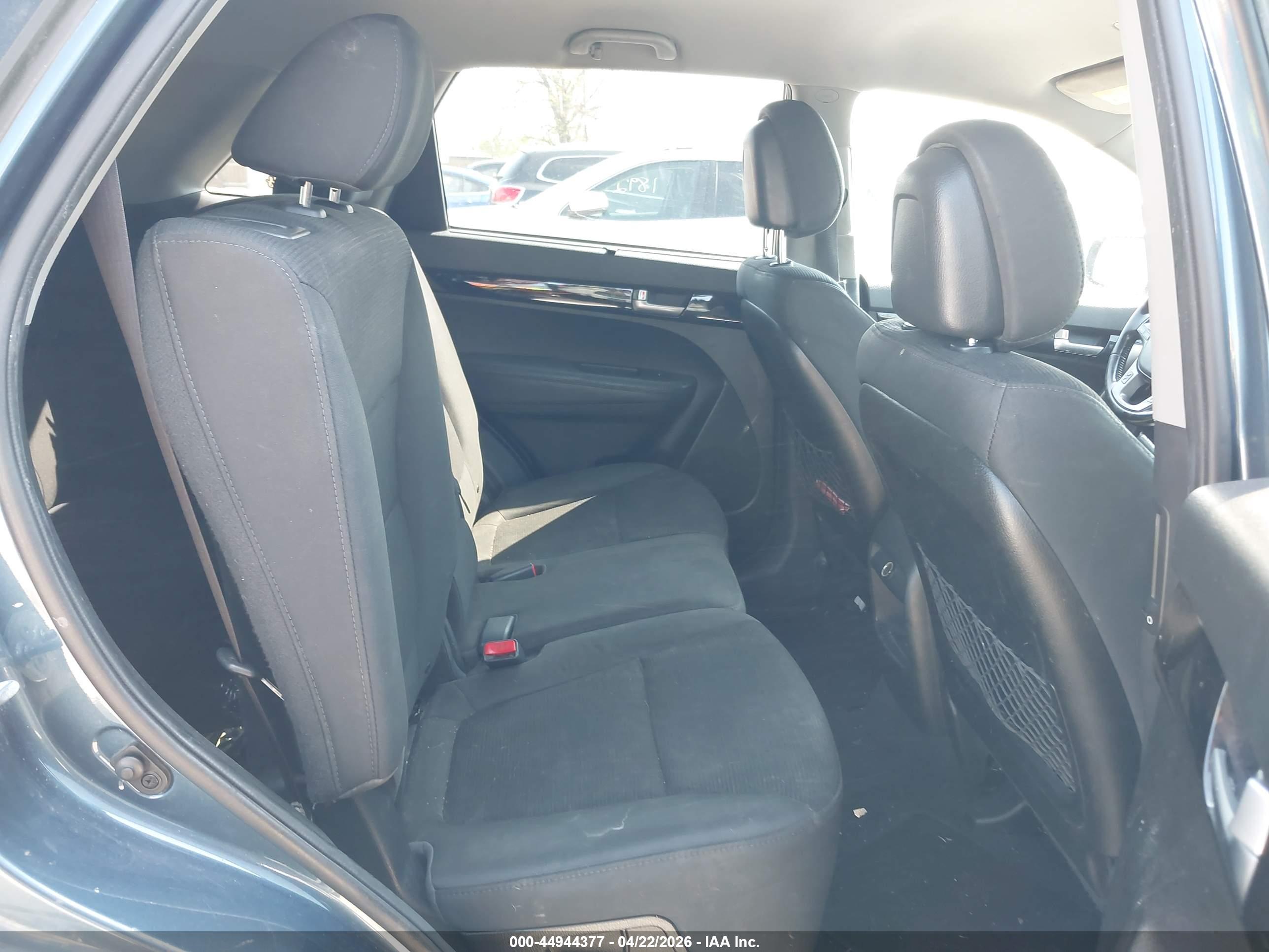 KIA SORENTO image 8