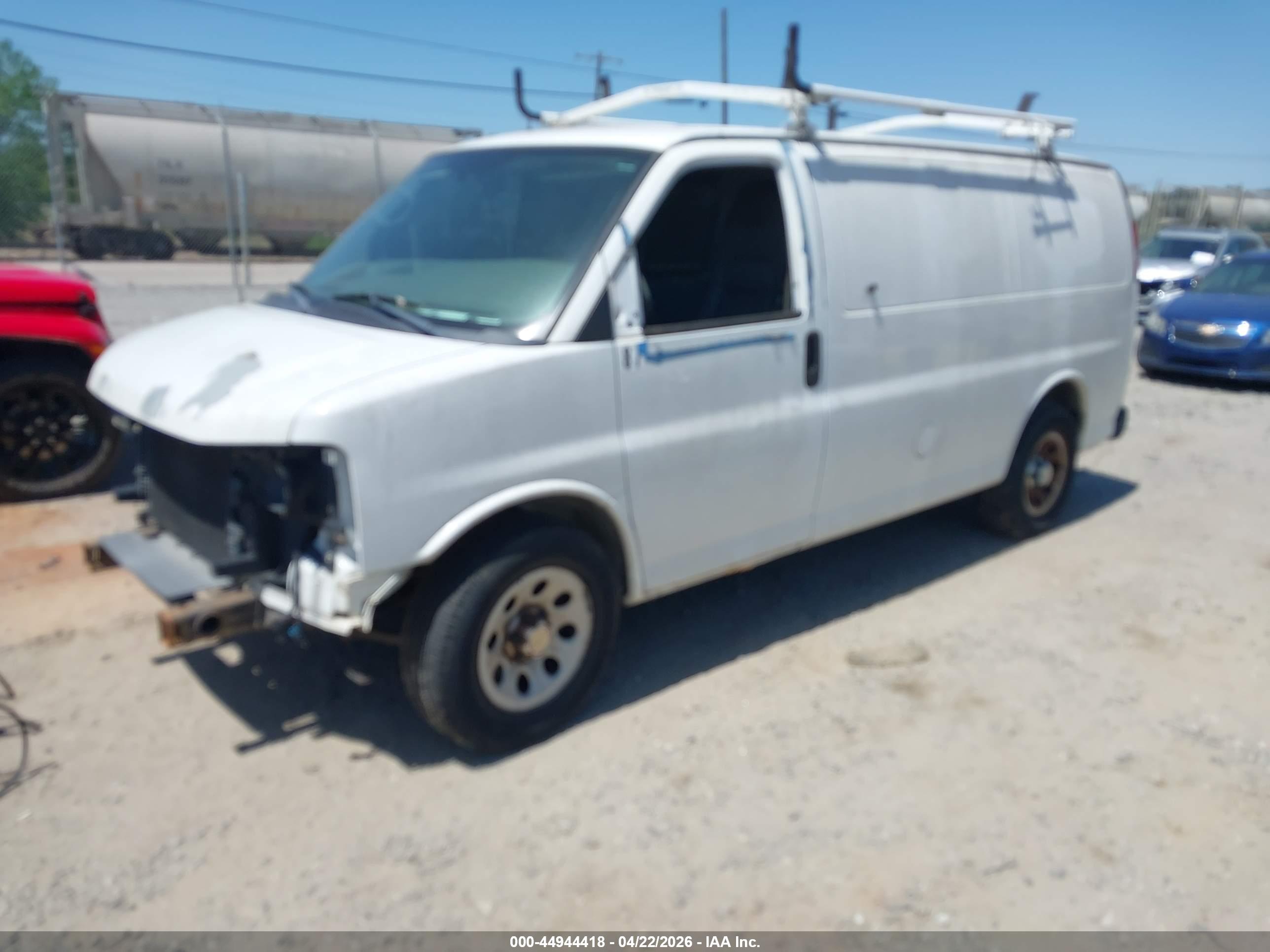 CHEVROLET EXPRESS image 2
