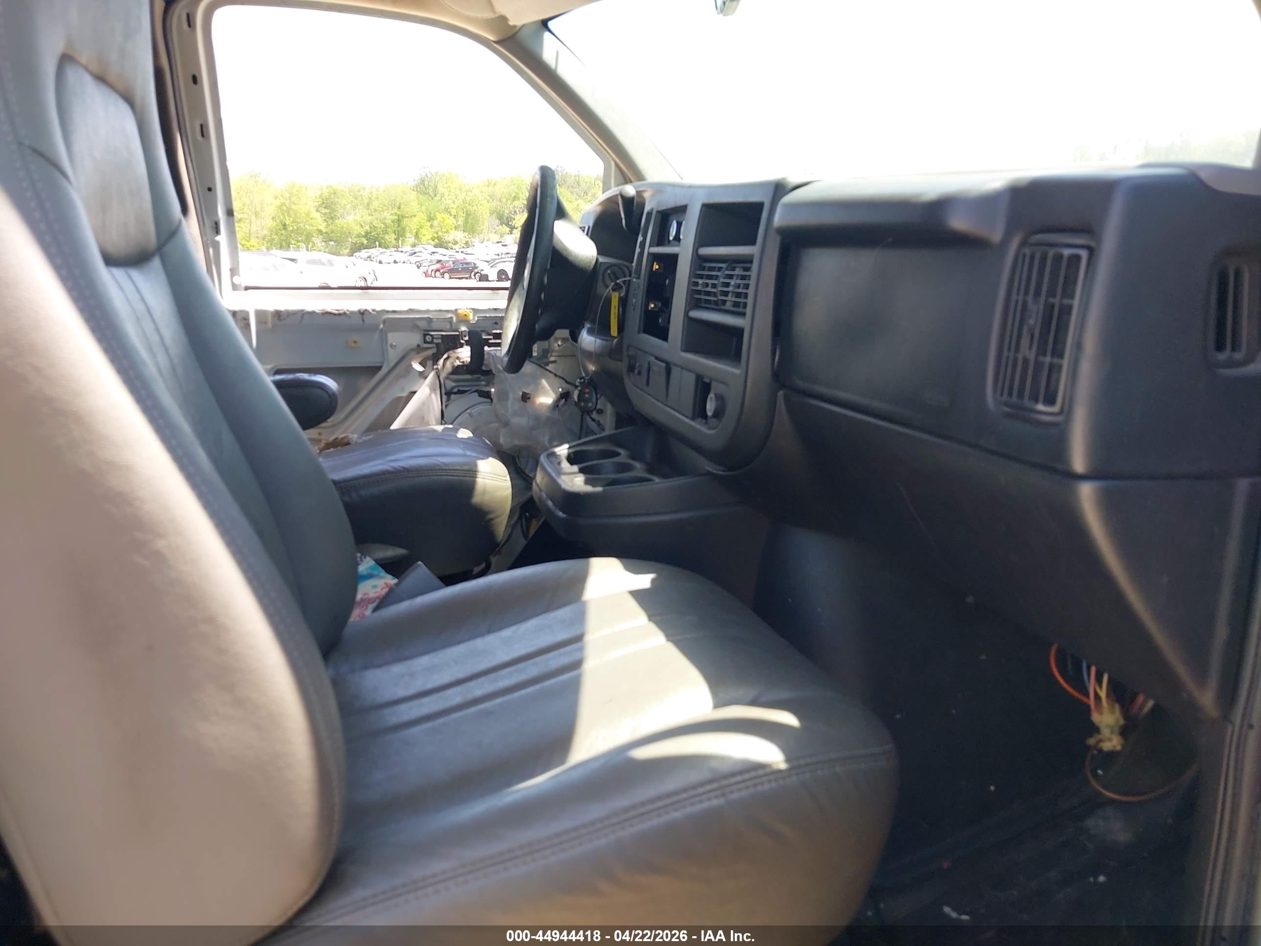 CHEVROLET EXPRESS image 5