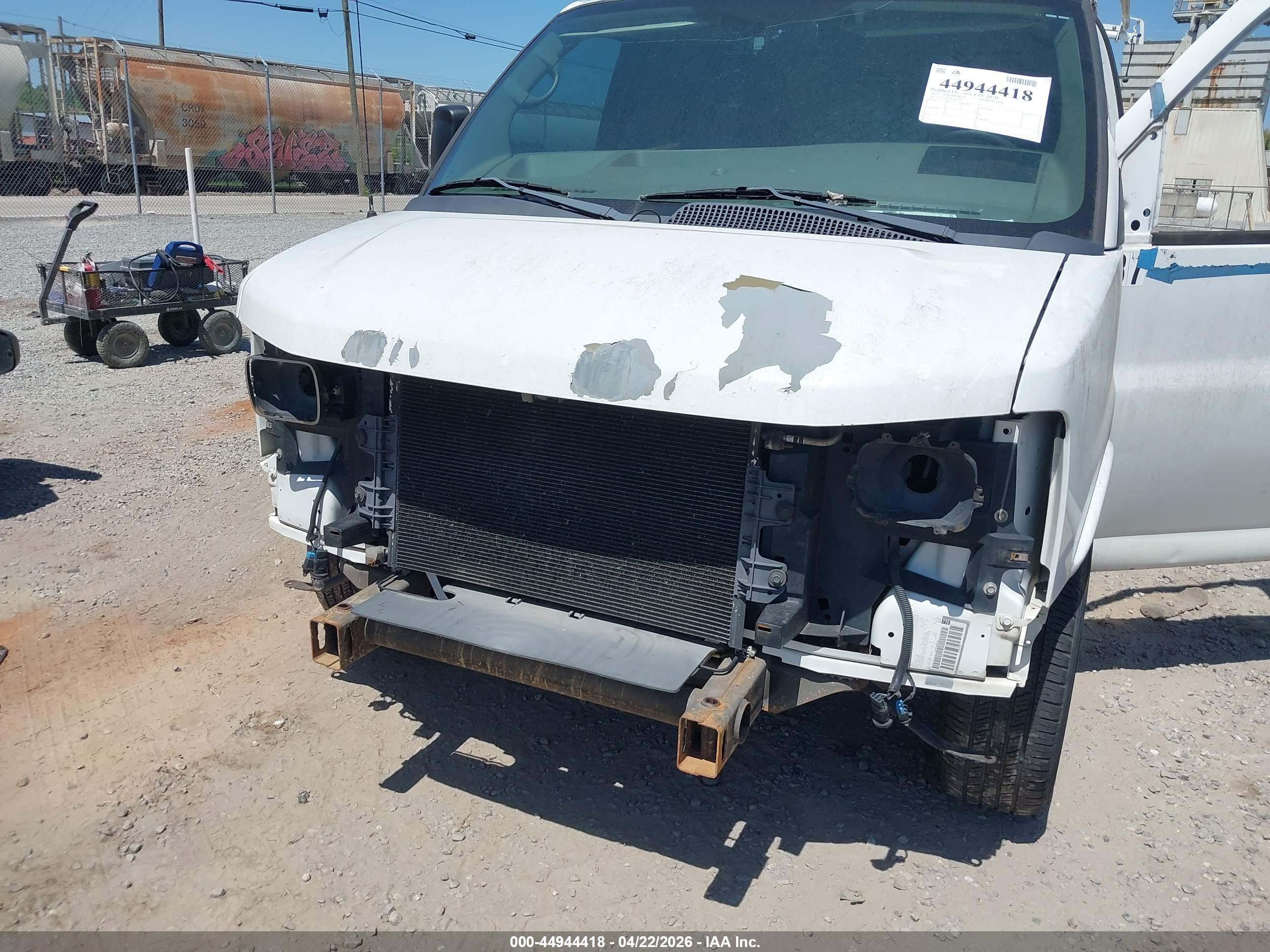 CHEVROLET EXPRESS image 6