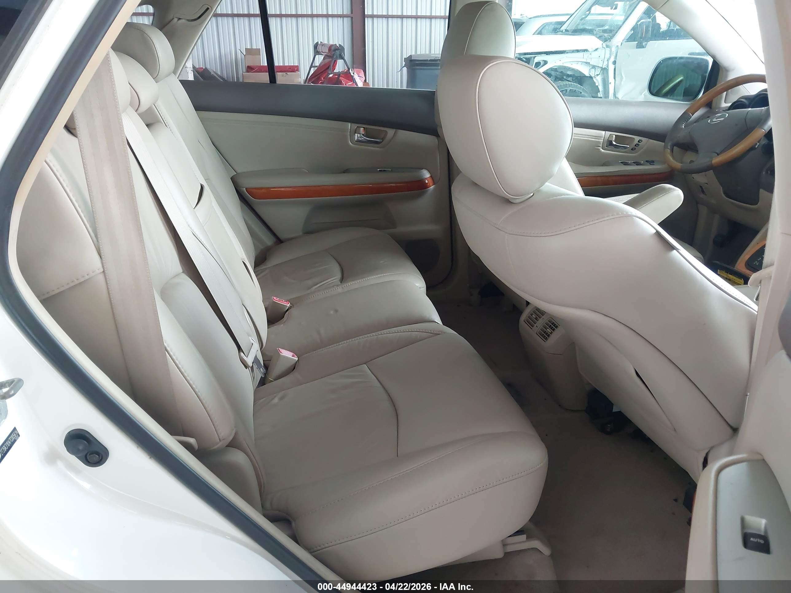 LEXUS RX image 8