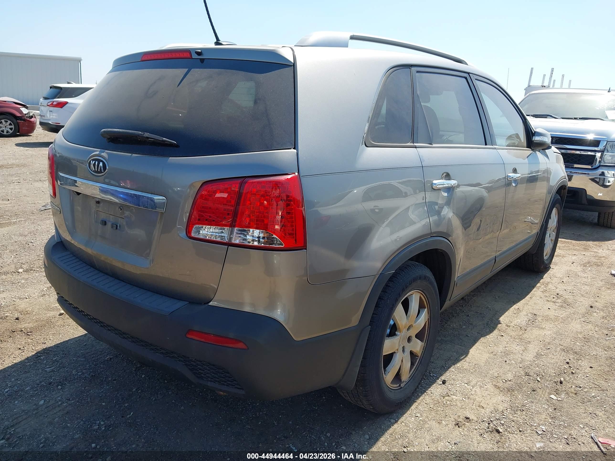 KIA SORENTO image 4
