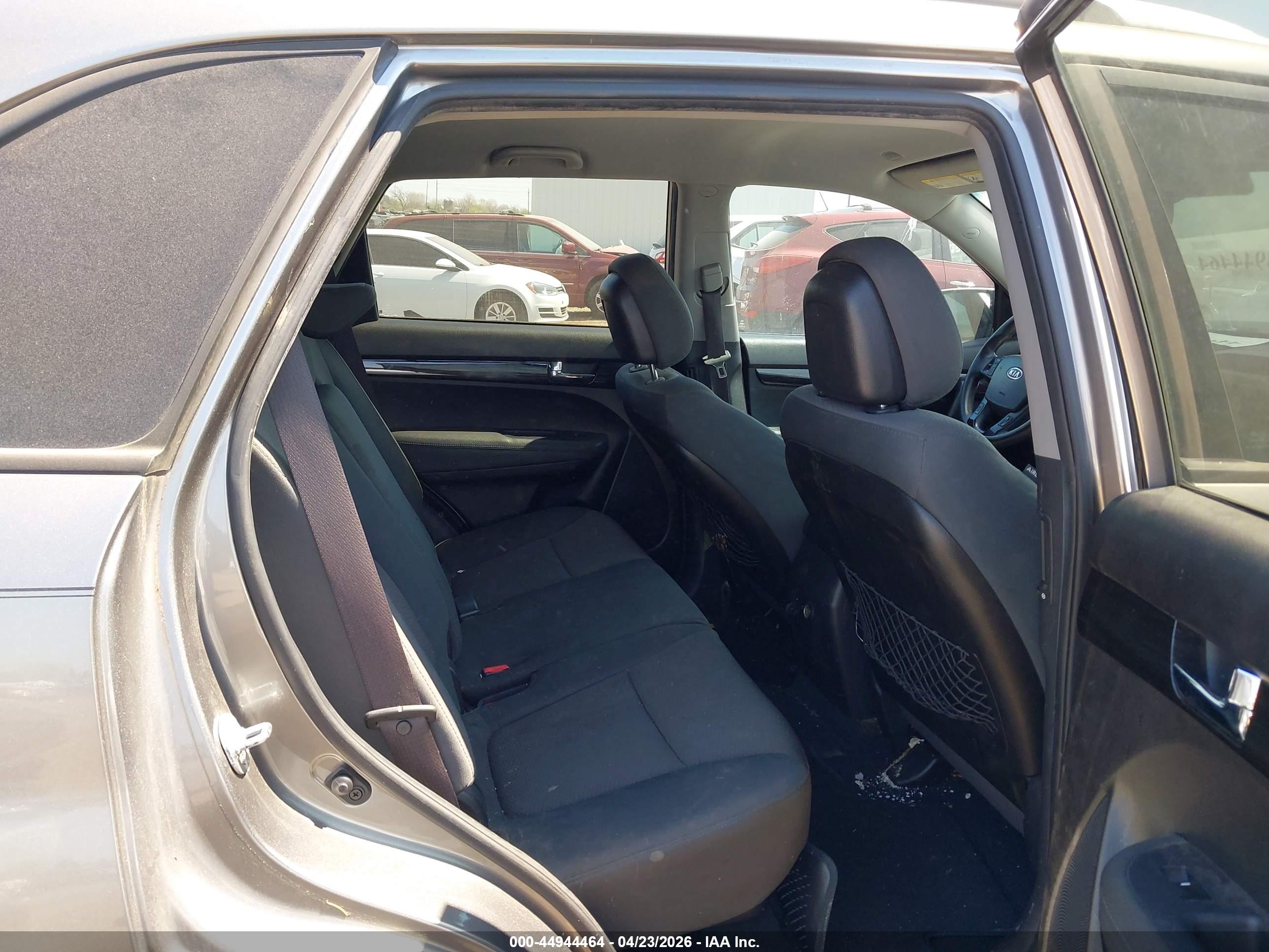 KIA SORENTO image 8