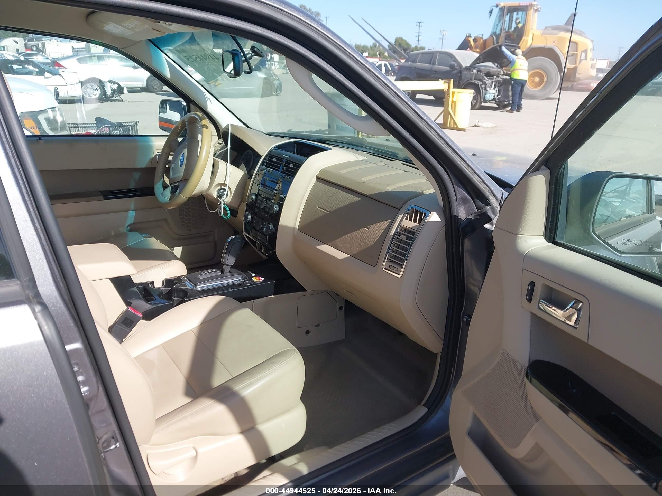 FORD ESCAPE image 5