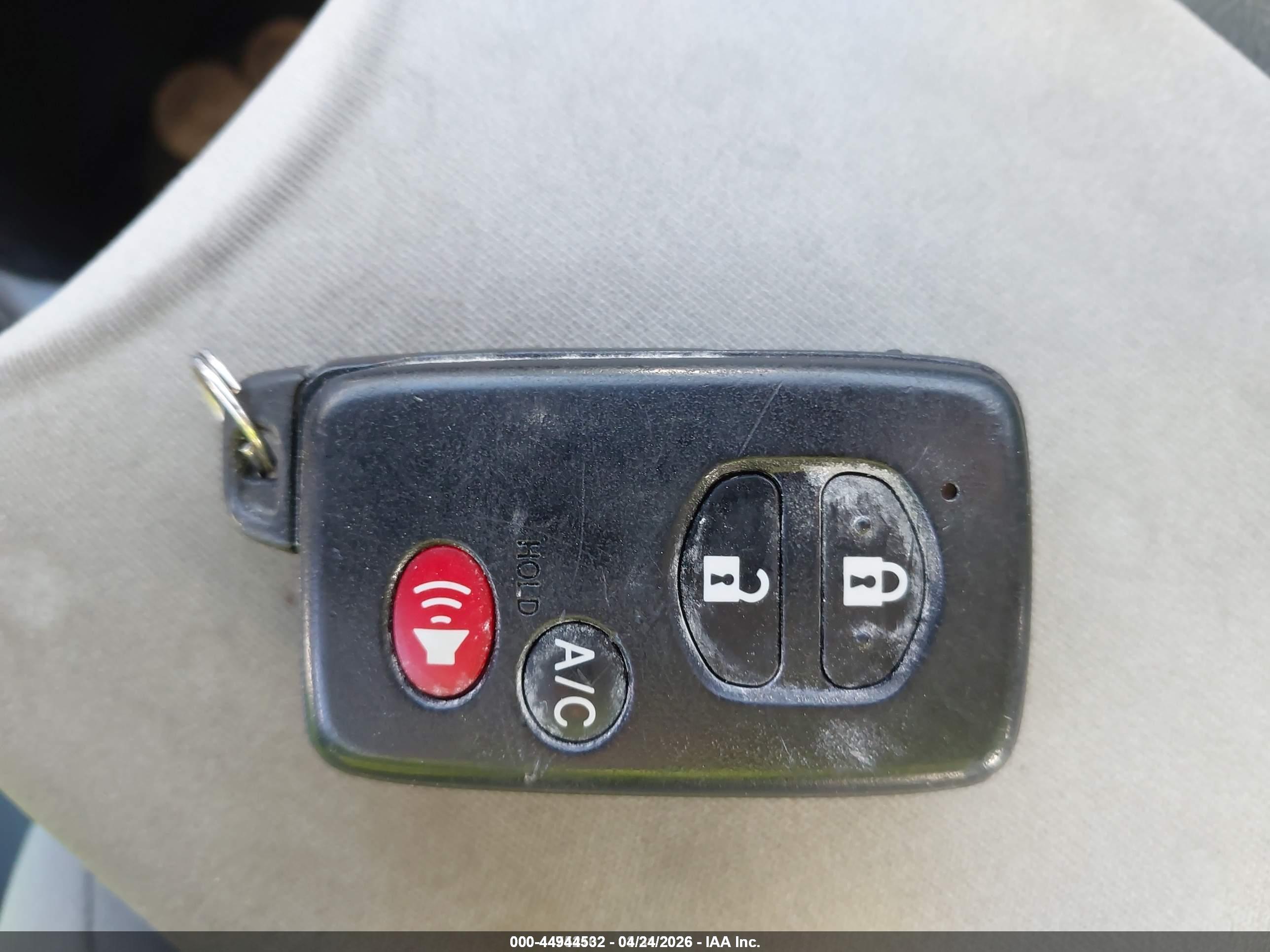 TOYOTA PRIUS image 11