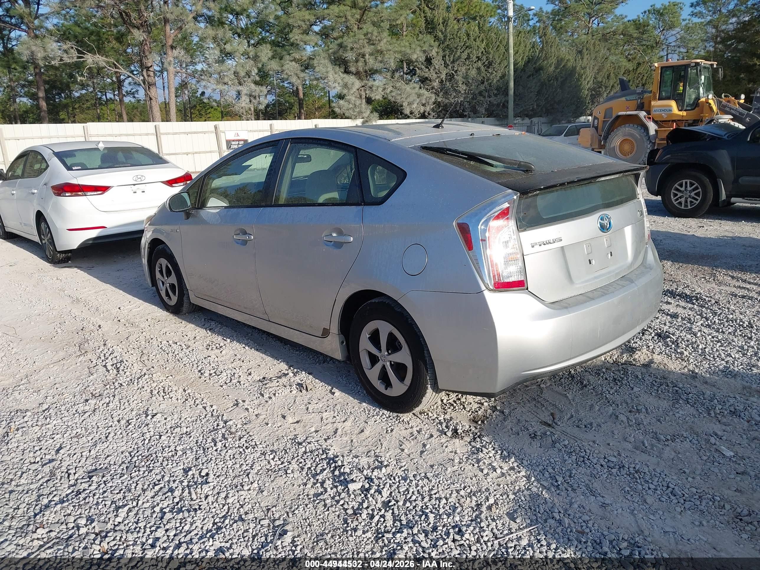 TOYOTA PRIUS image 3