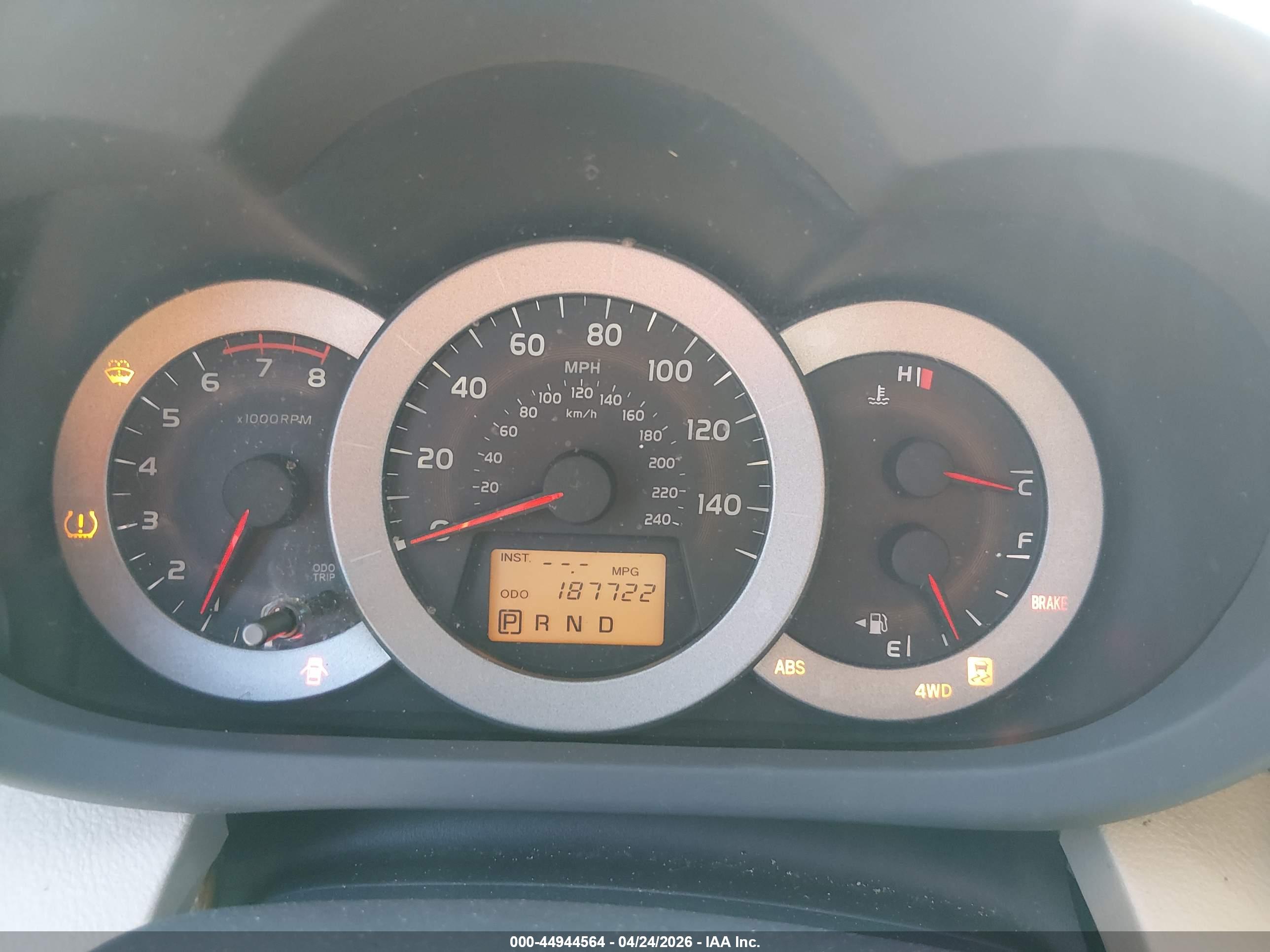 TOYOTA RAV4 image 7