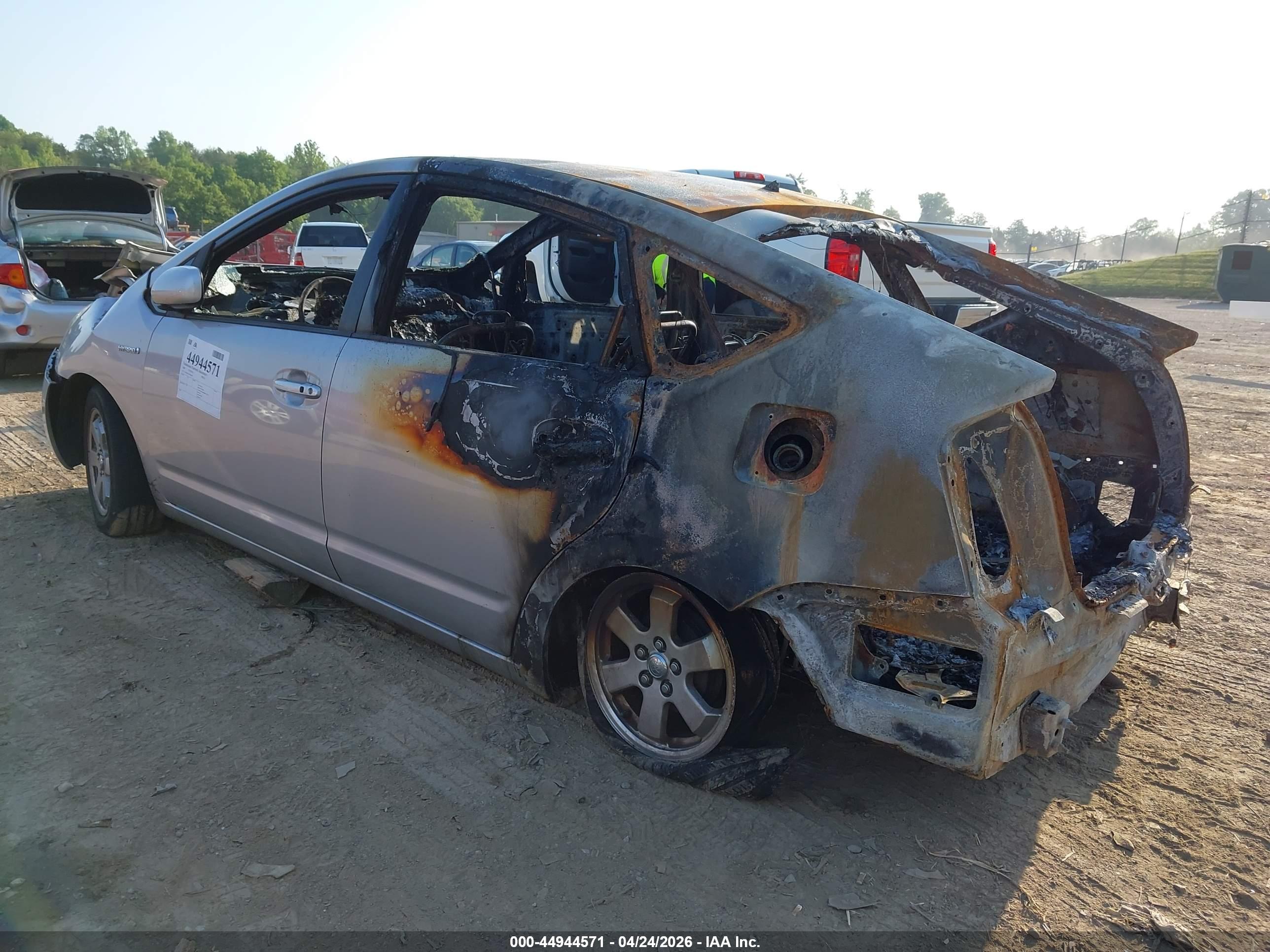 TOYOTA PRIUS image 3