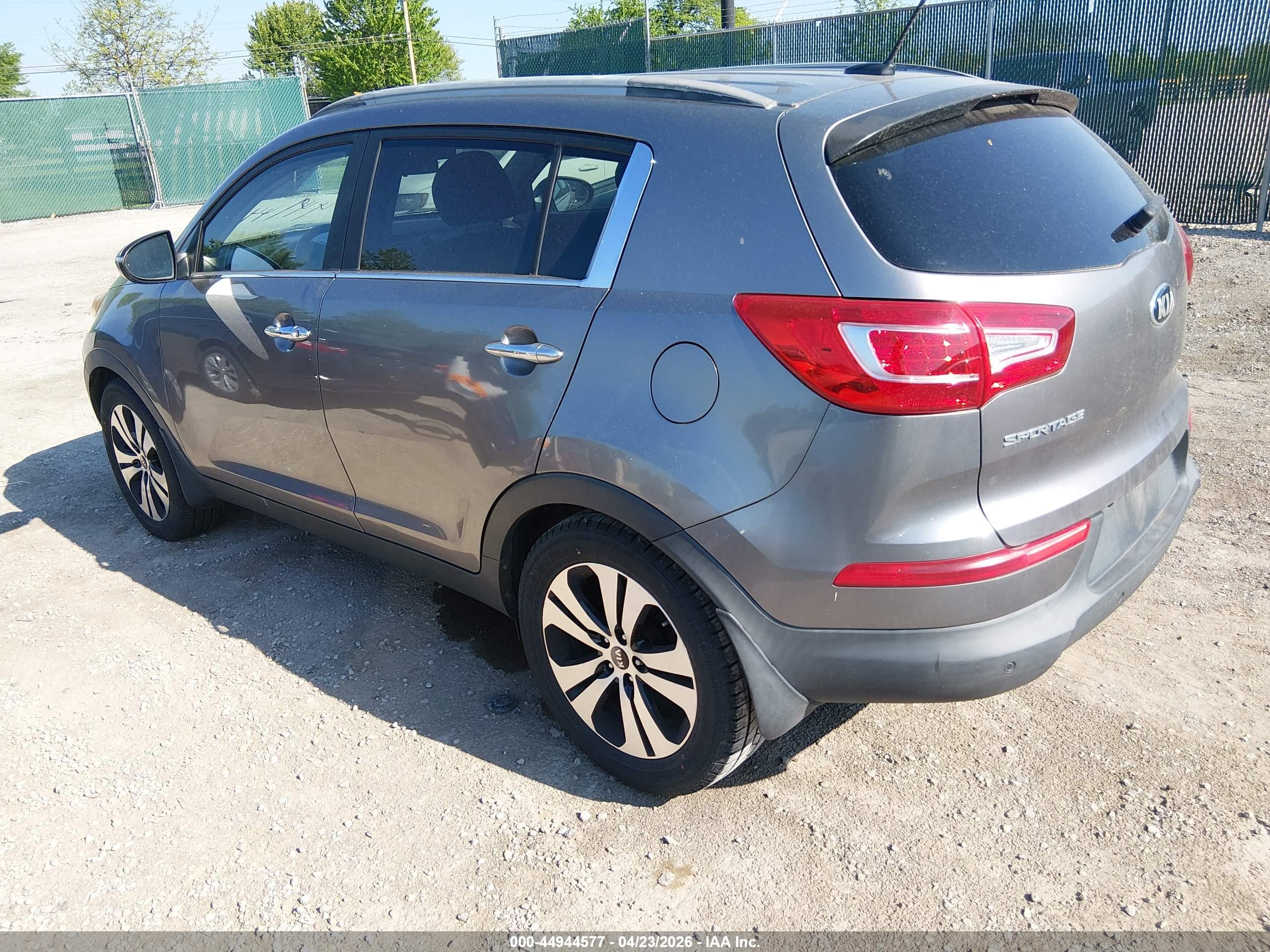 KIA SPORTAGE image 3