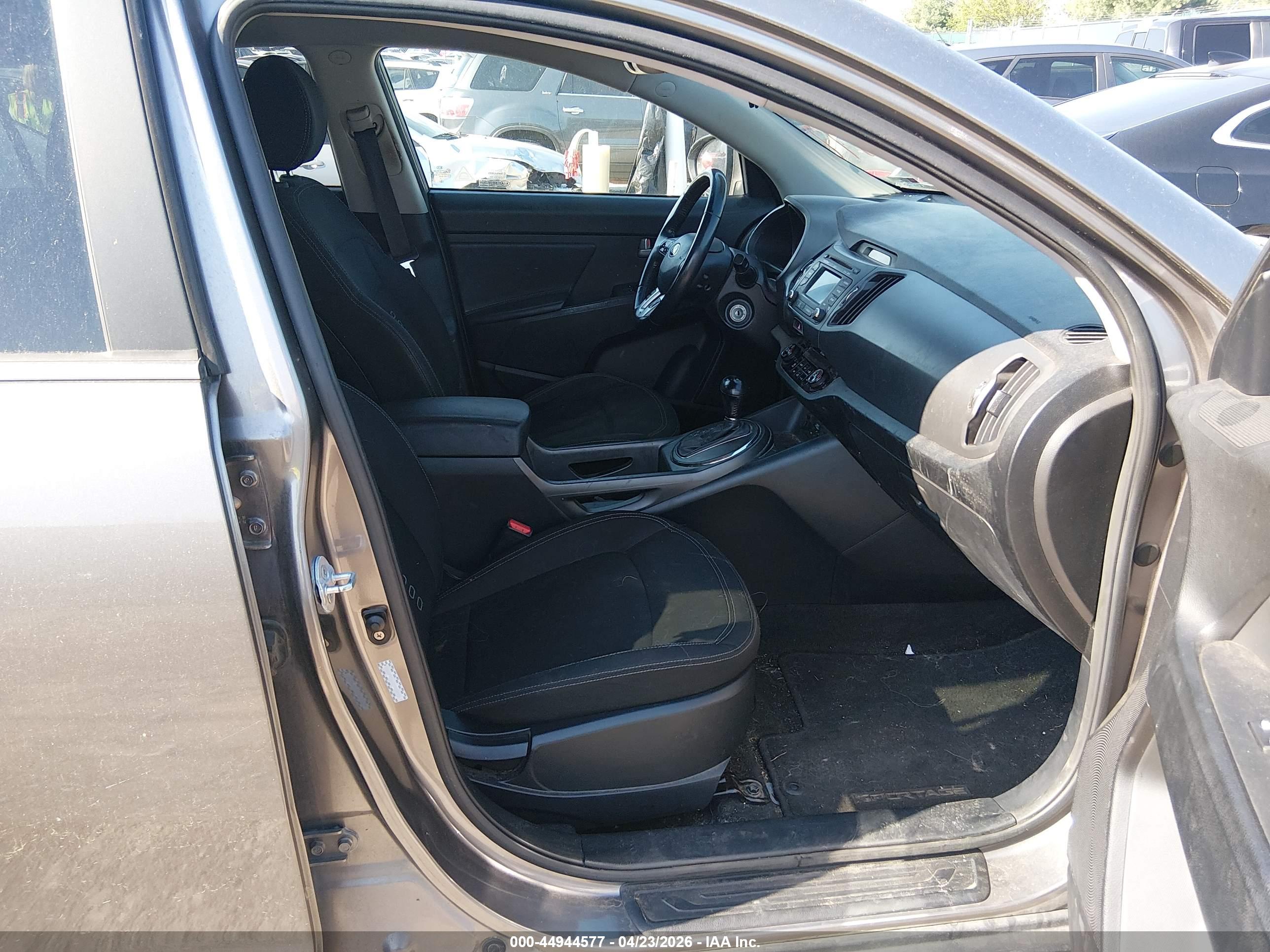 KIA SPORTAGE image 5