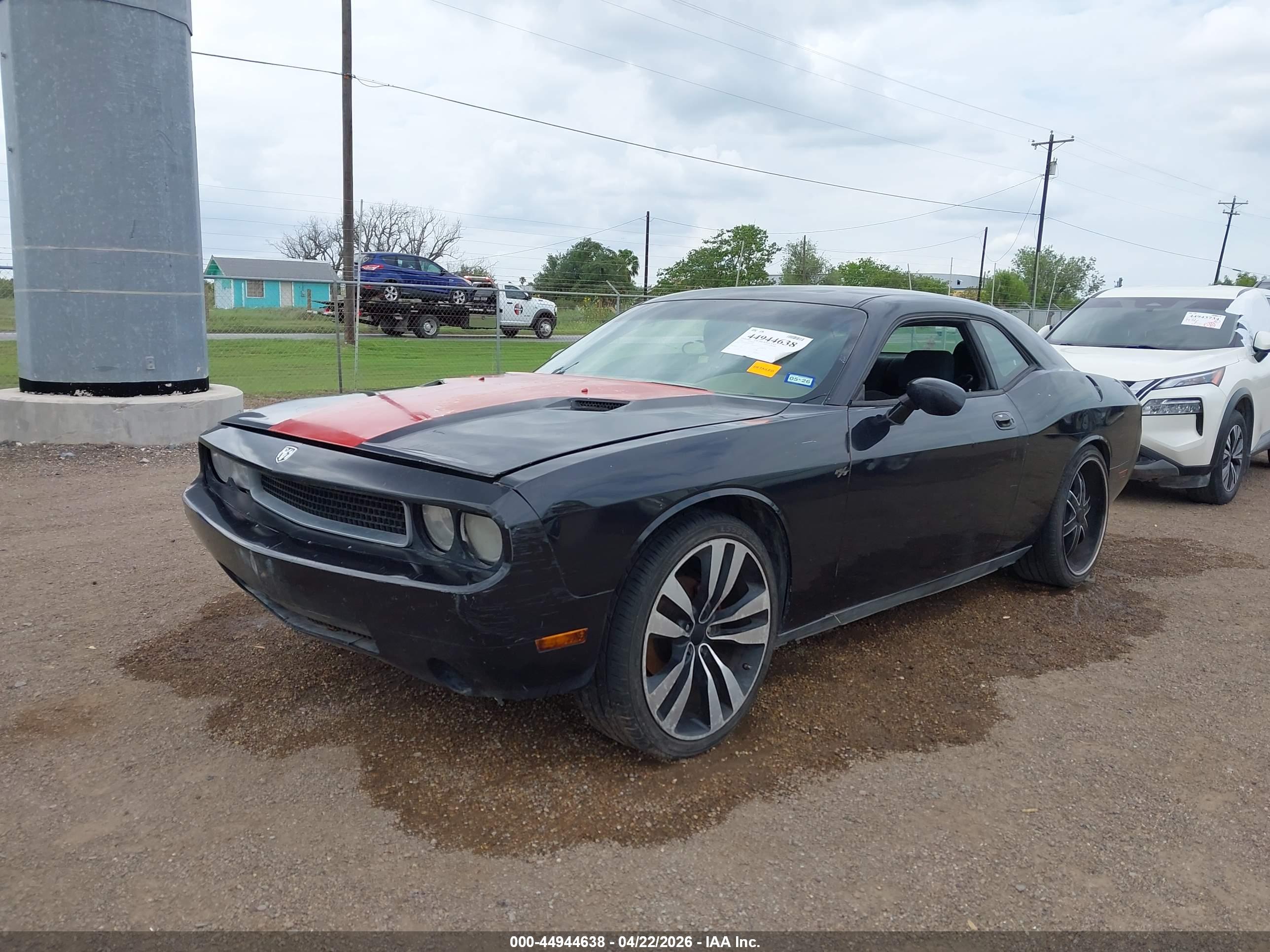 DODGE CHALLENGER image 2