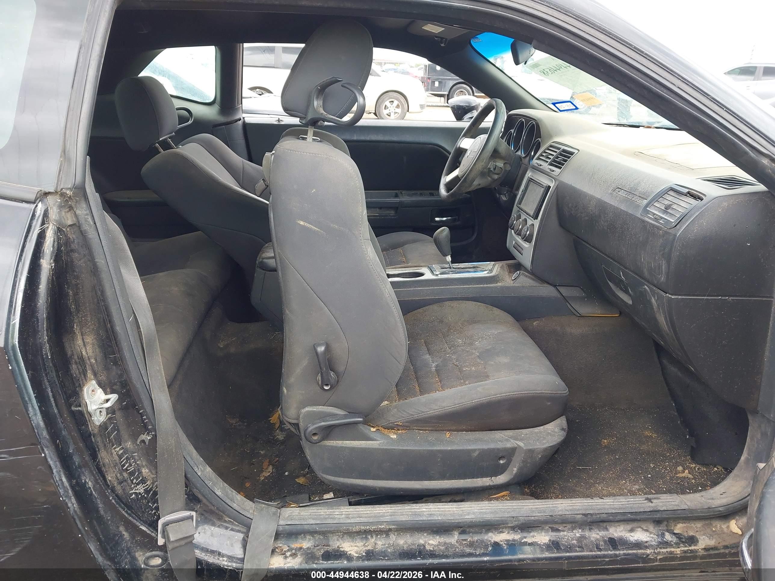 DODGE CHALLENGER image 5