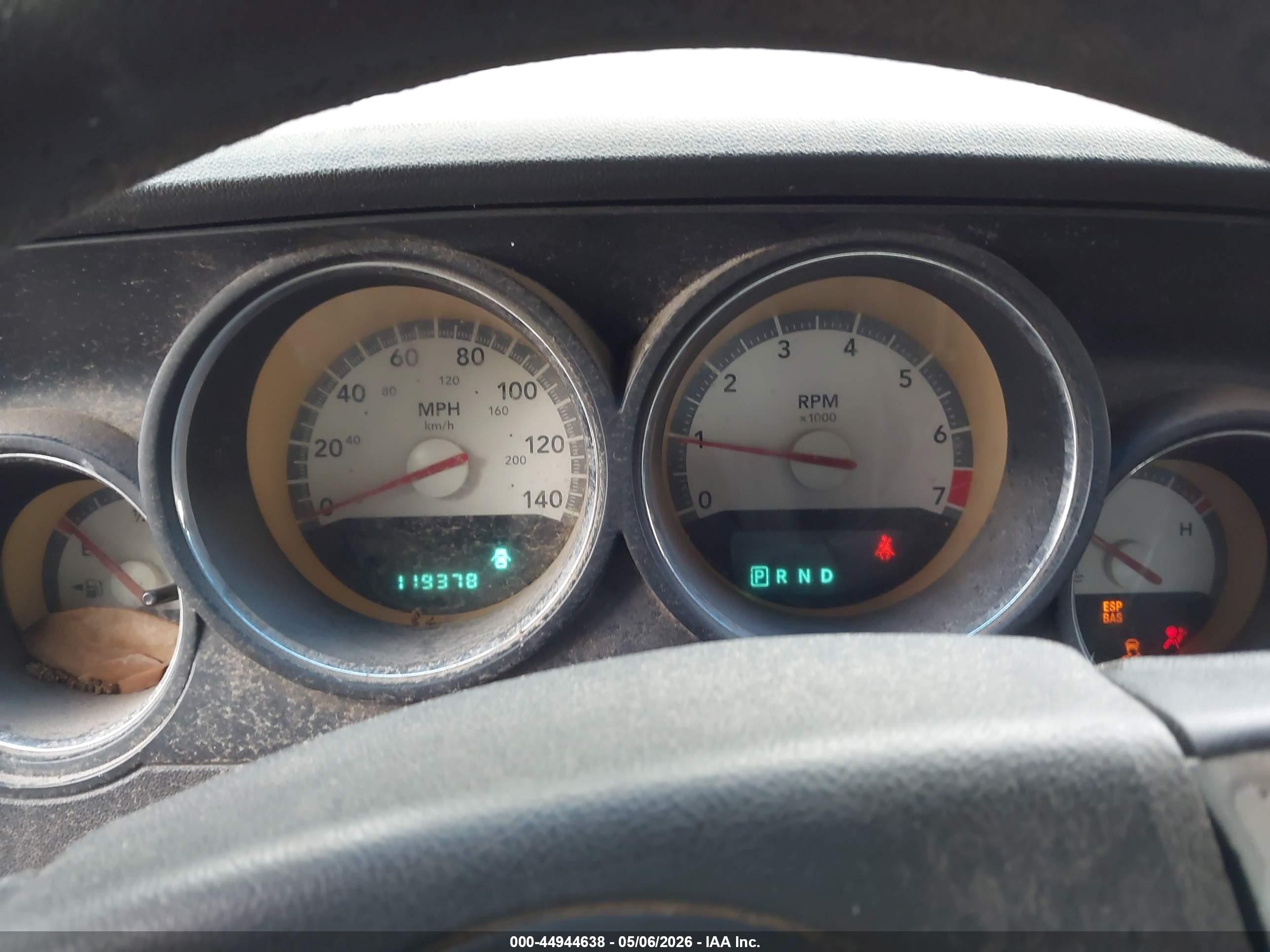DODGE CHALLENGER image 7