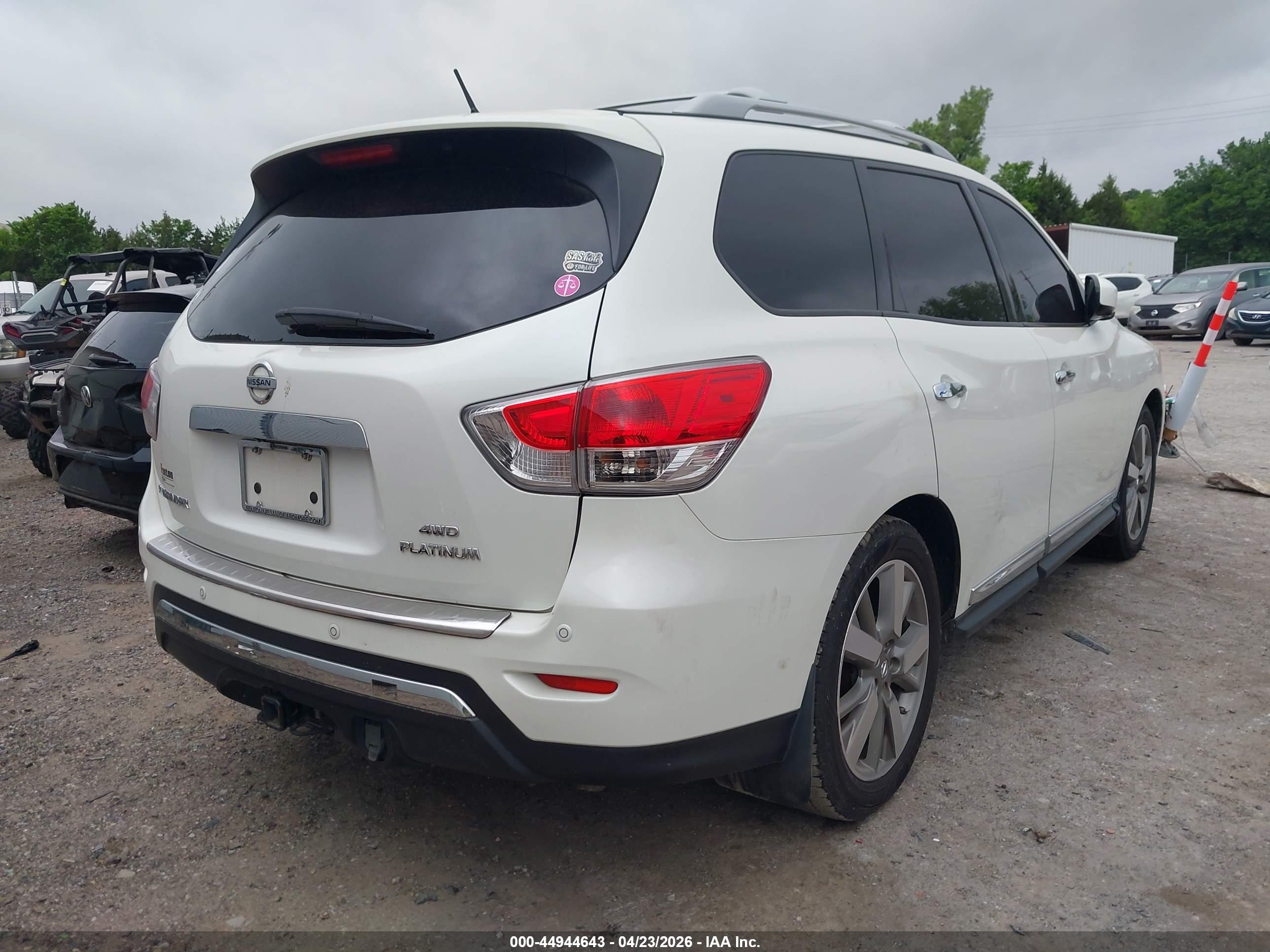 NISSAN PATHFINDER image 4
