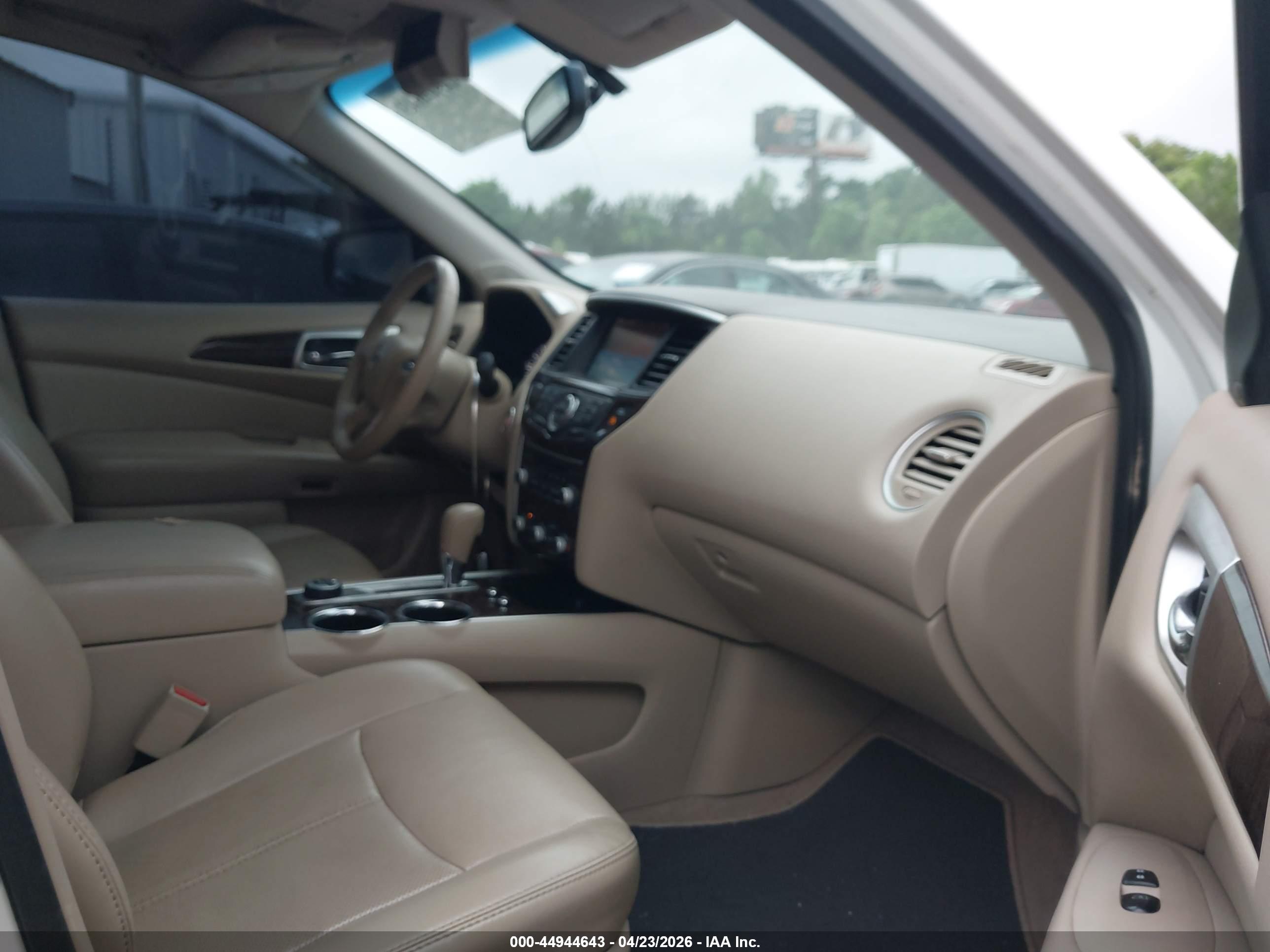 NISSAN PATHFINDER image 5