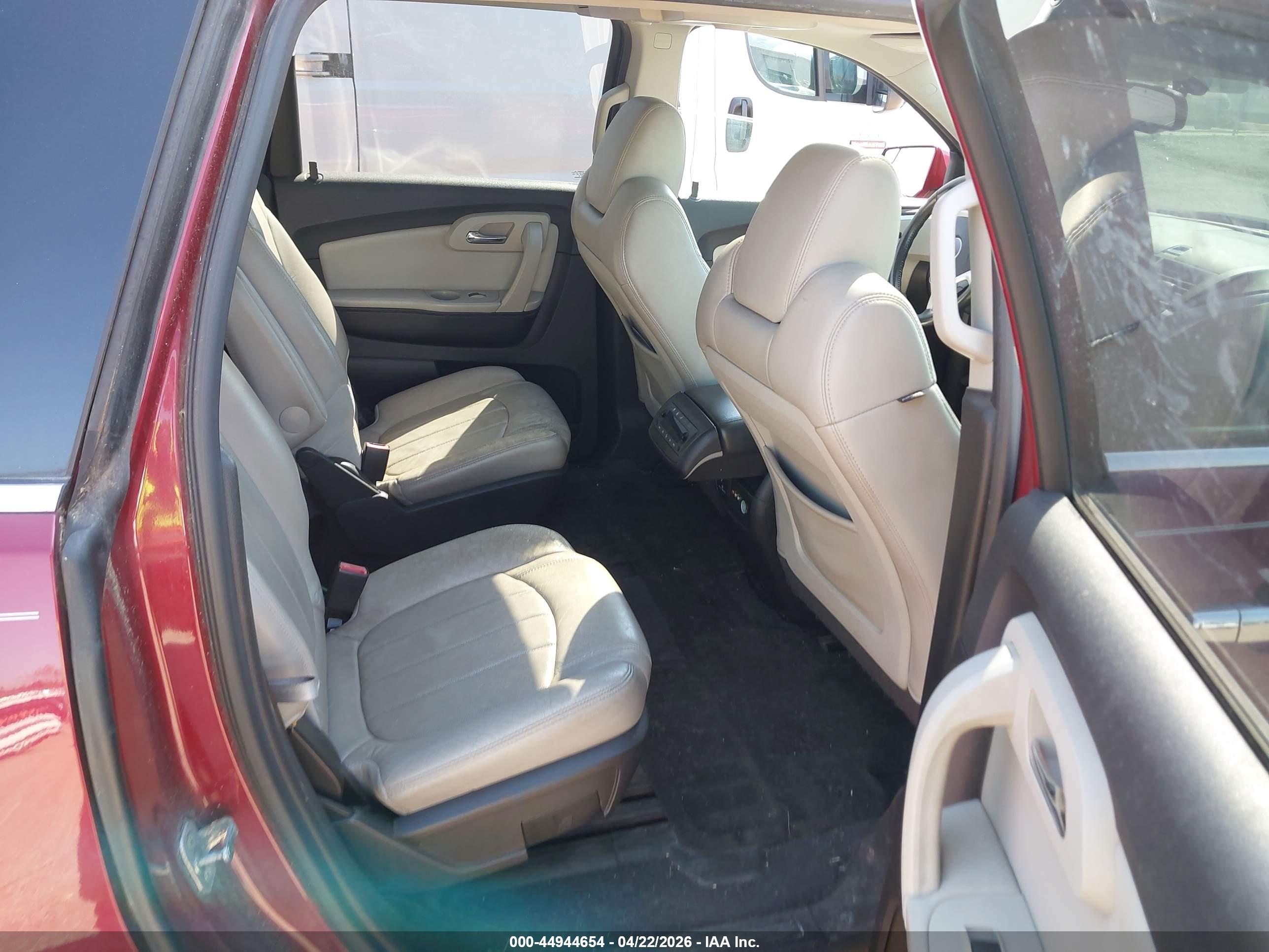 CHEVROLET TRAVERSE image 8