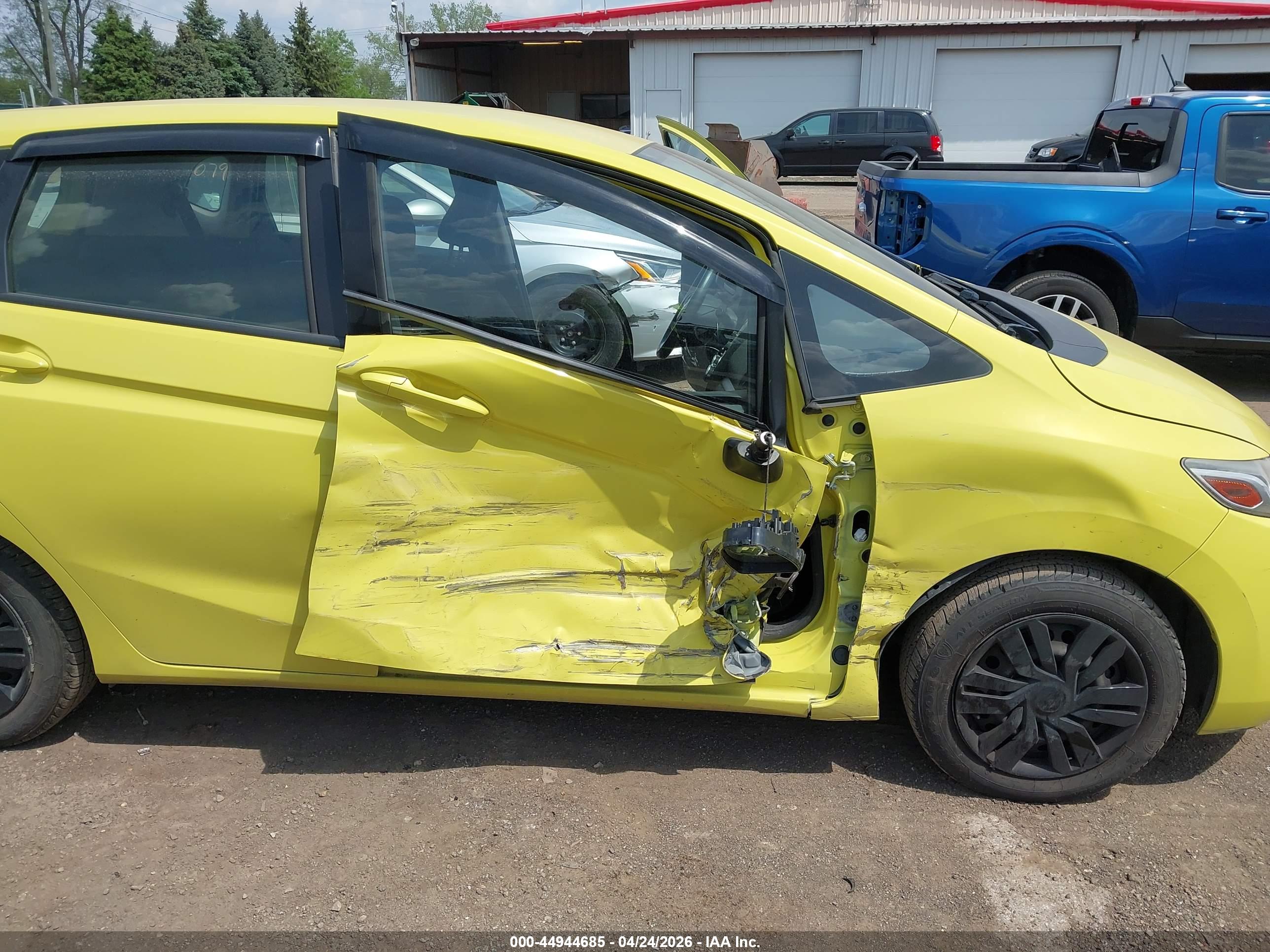 HONDA FIT image 6