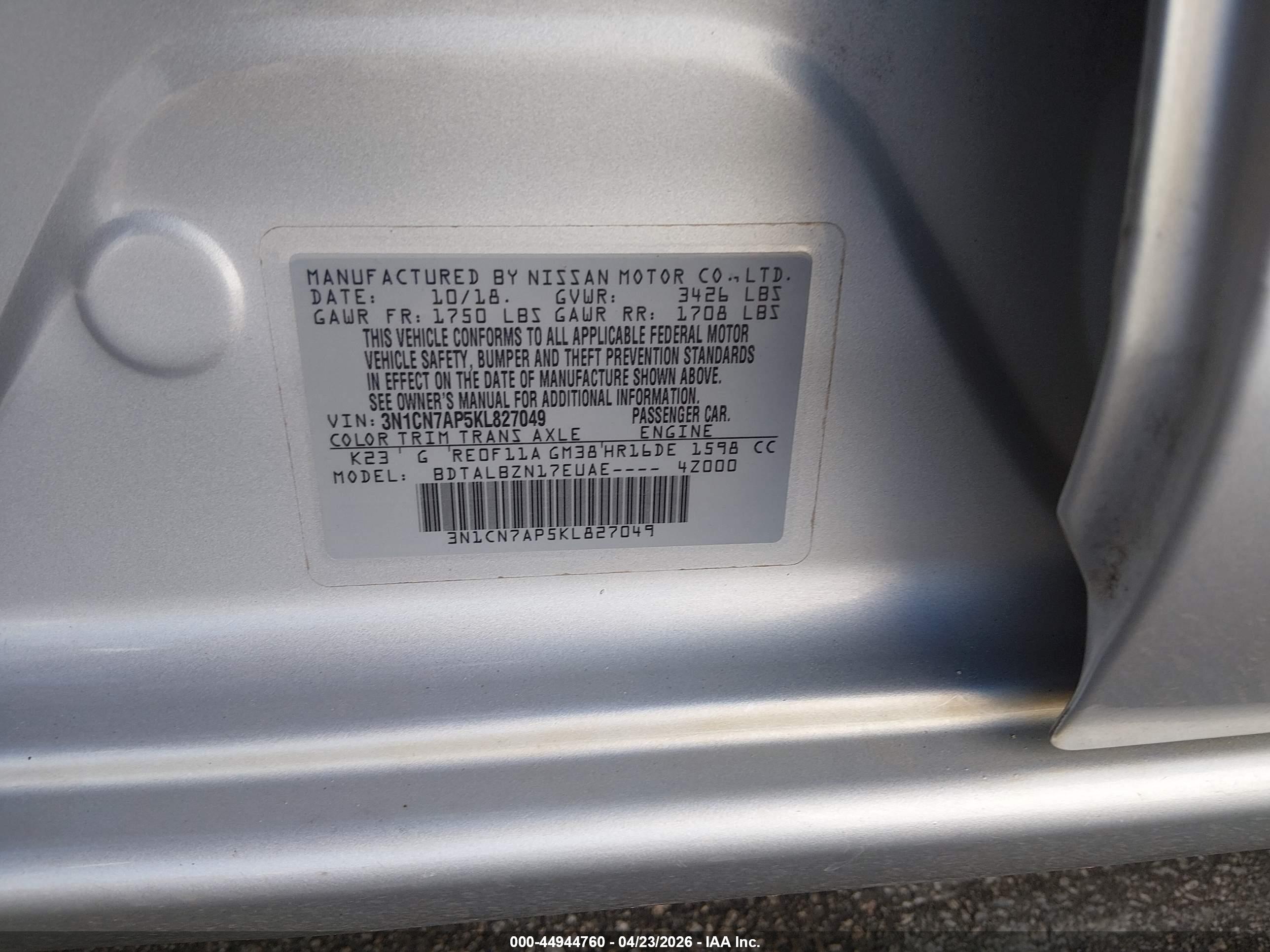 NISSAN VERSA image 9