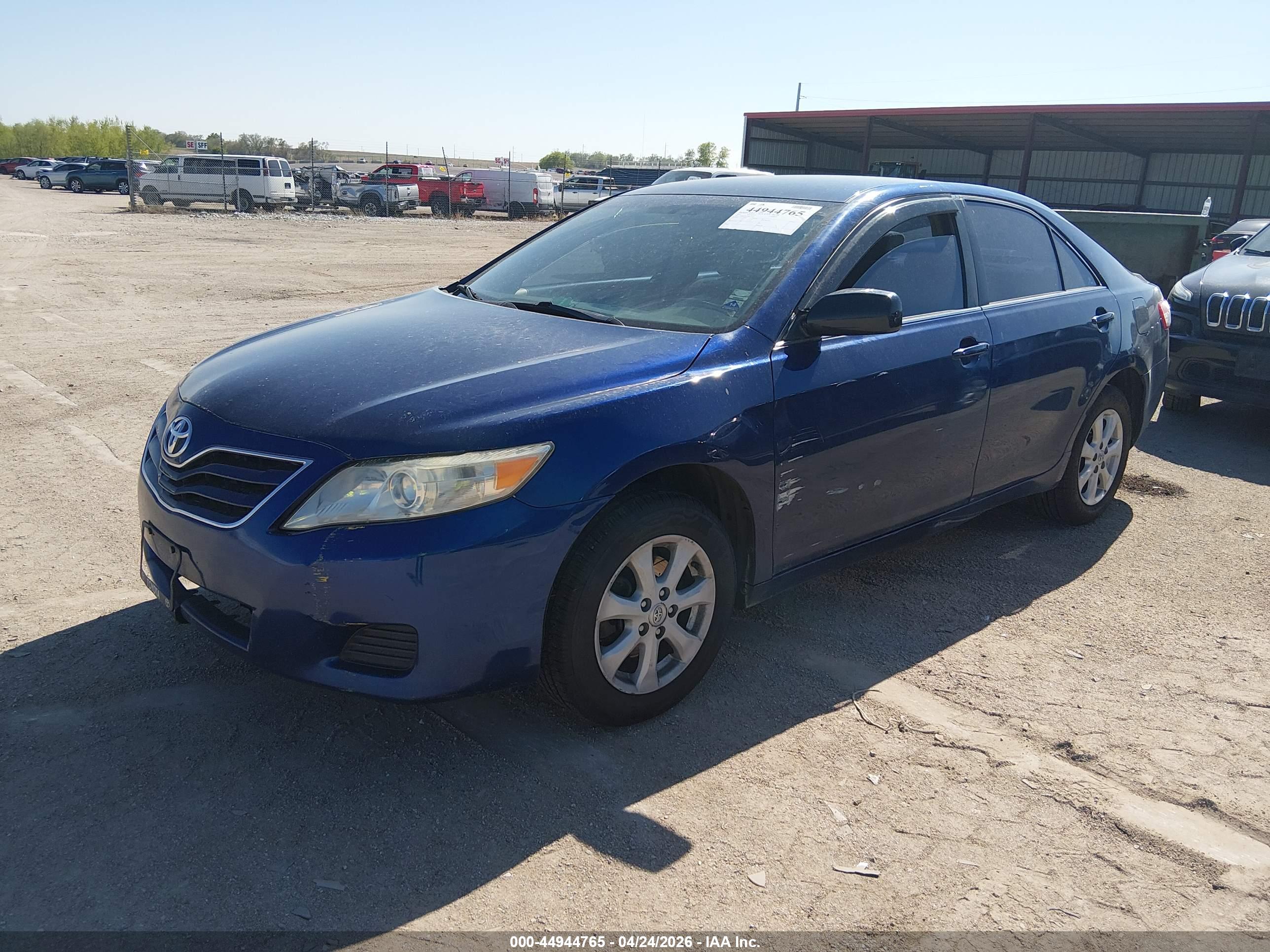 TOYOTA CAMRY image 2