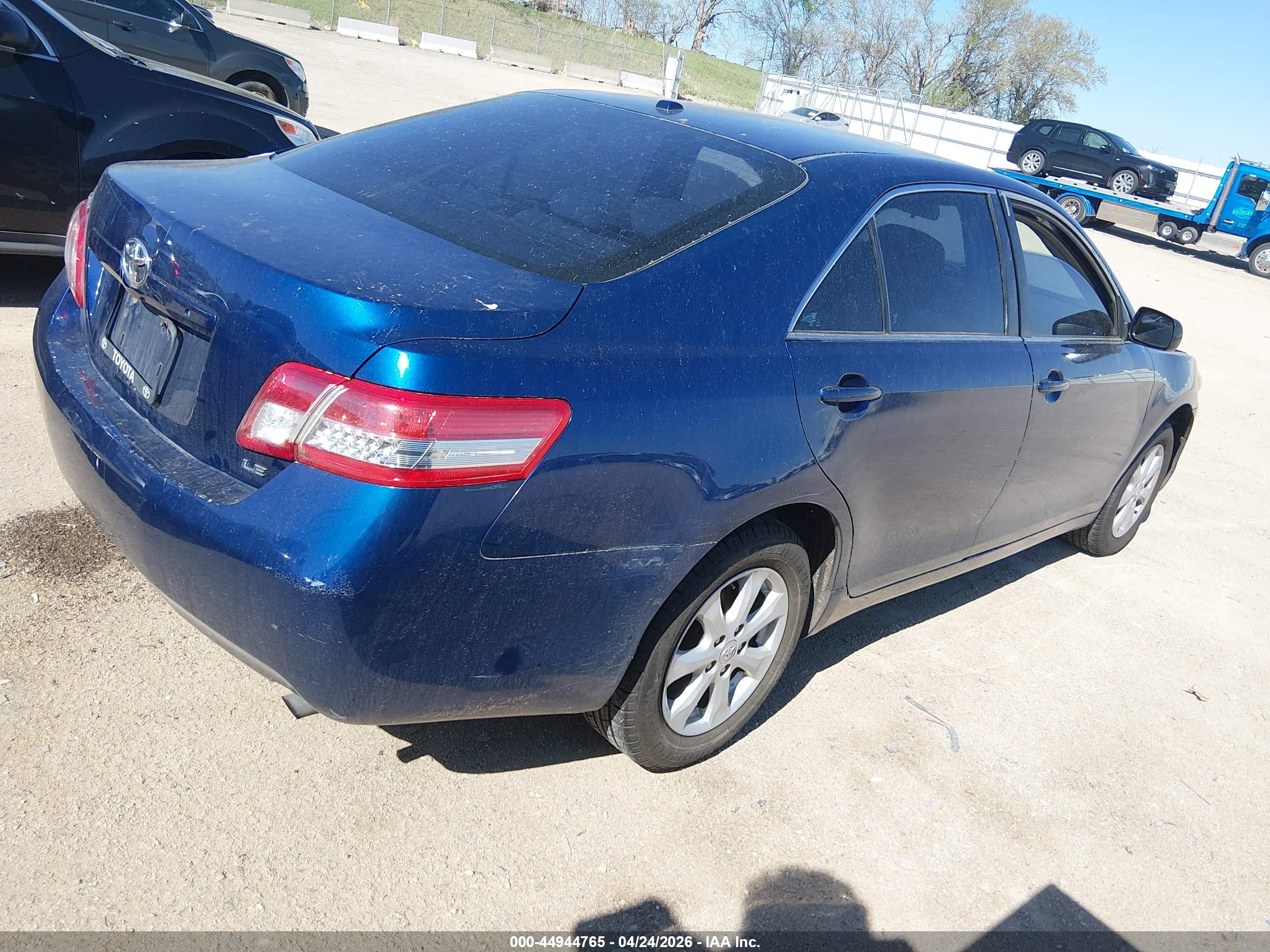 TOYOTA CAMRY image 4