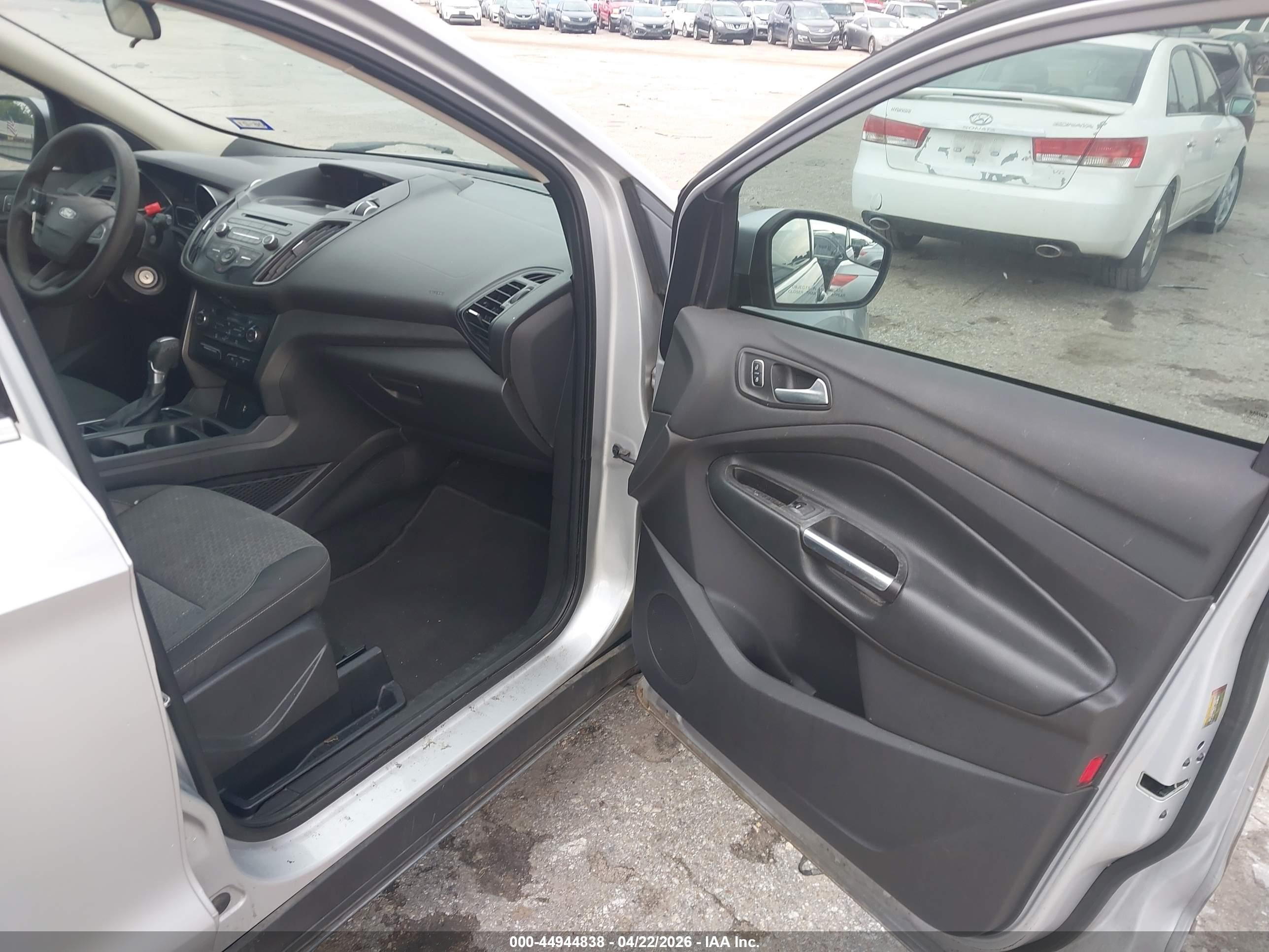 FORD ESCAPE image 5