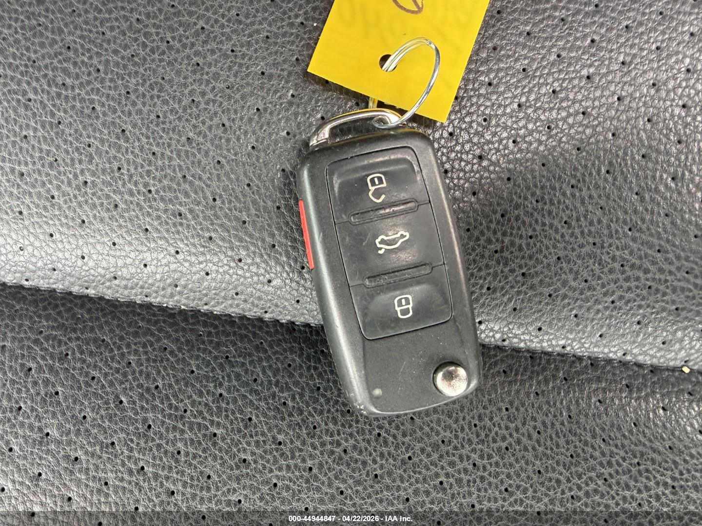 VOLKSWAGEN TIGUAN image 11
