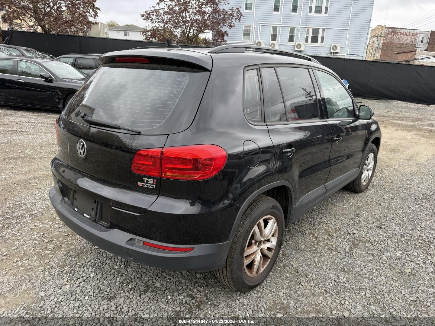 VOLKSWAGEN TIGUAN image 4