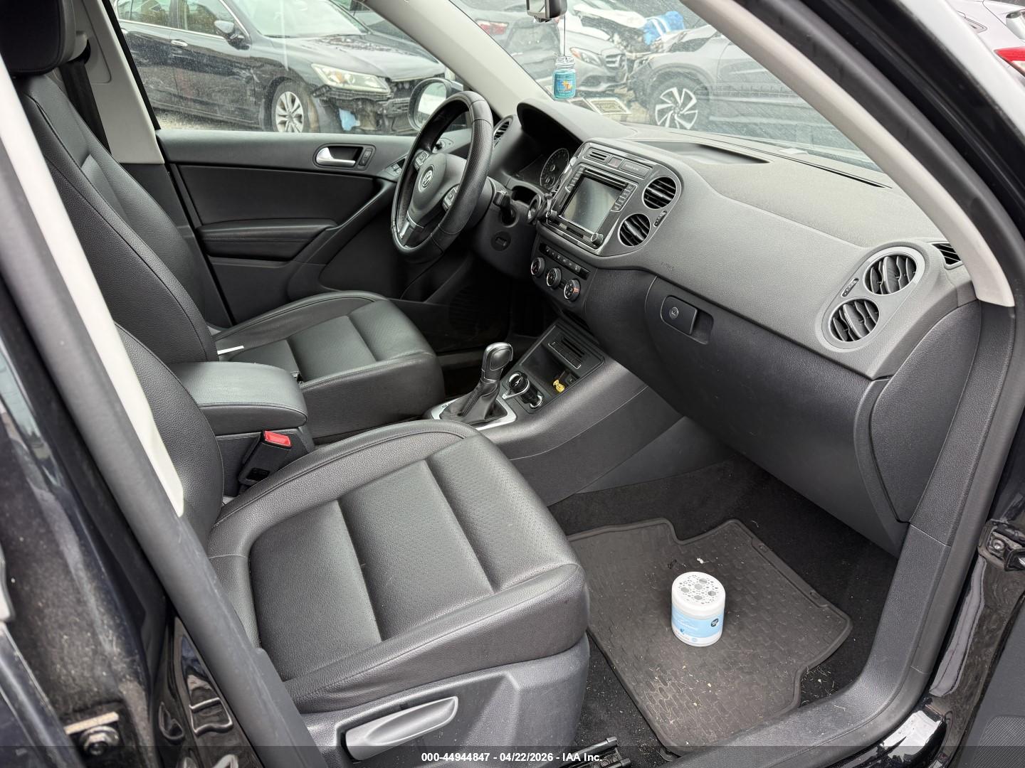 VOLKSWAGEN TIGUAN image 5
