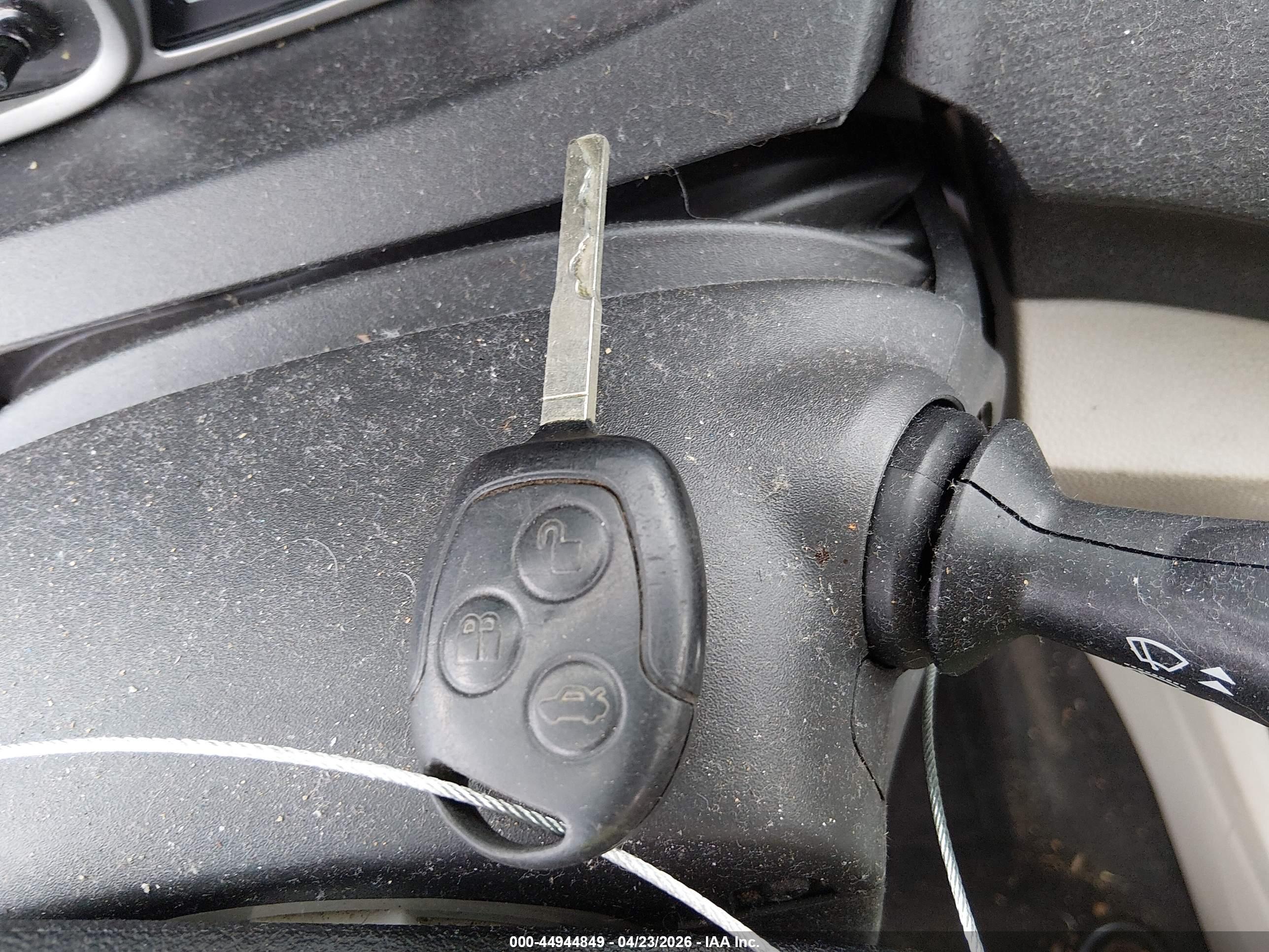 FORD FIESTA image 11