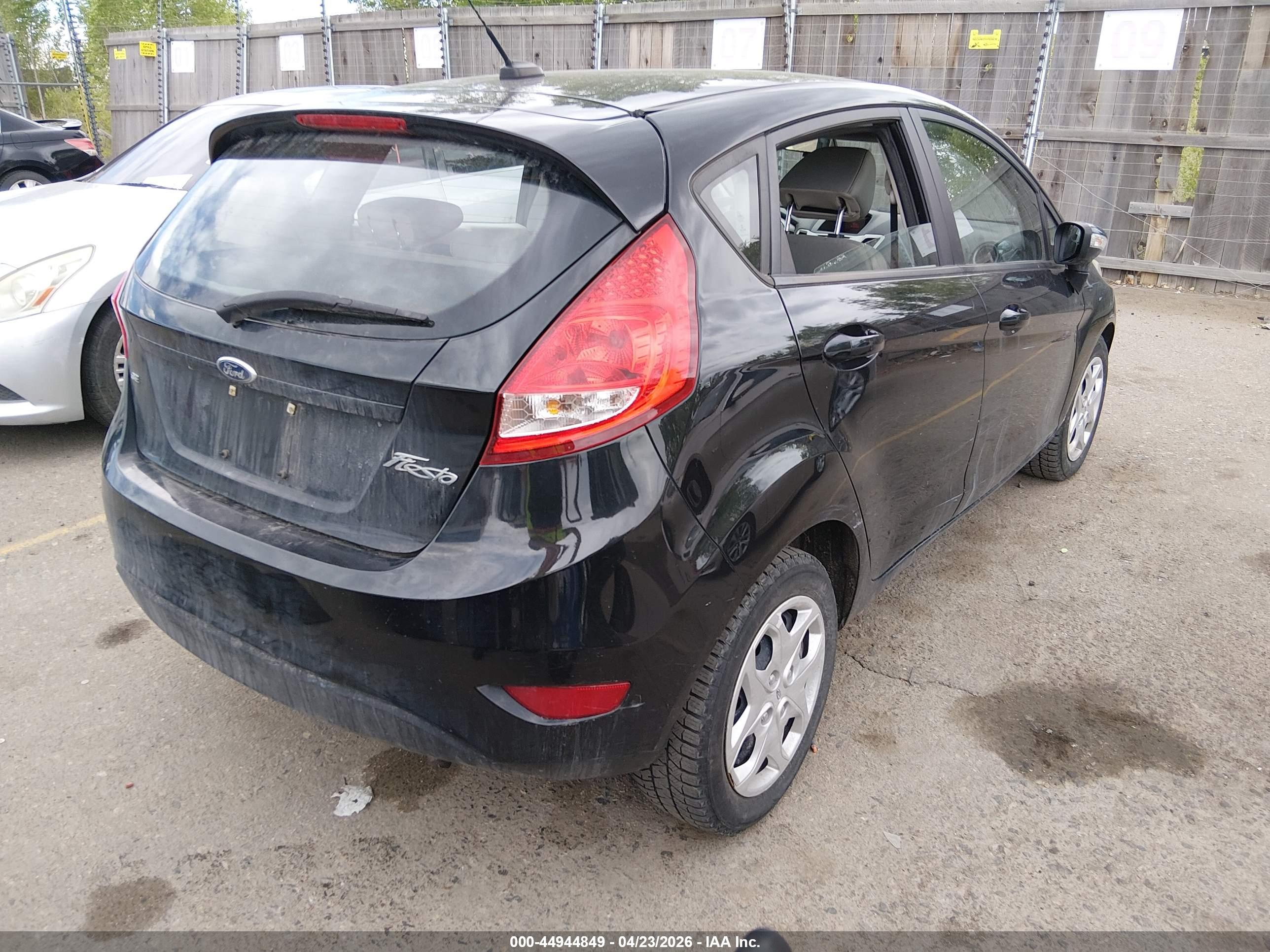 FORD FIESTA image 4