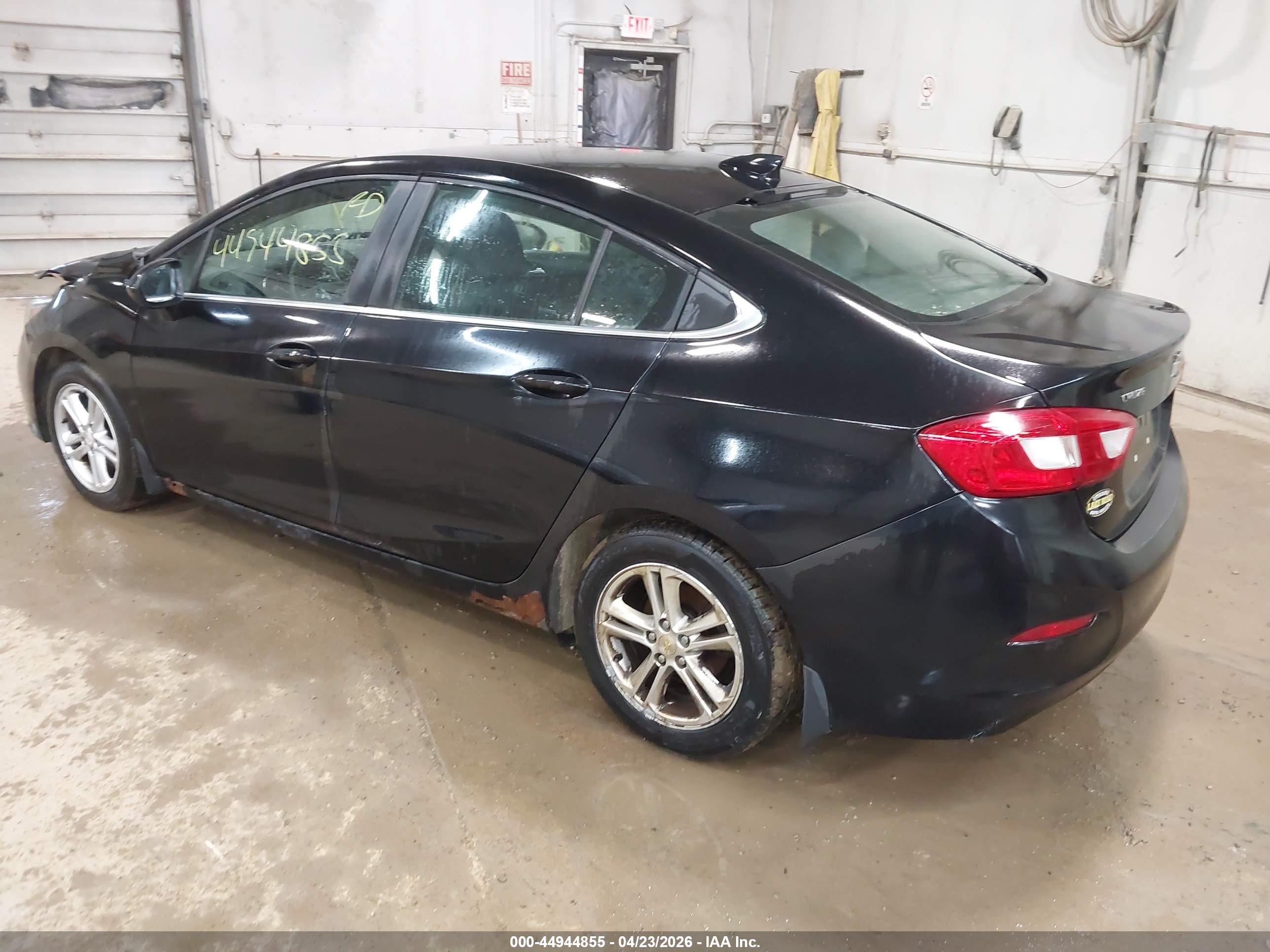 CHEVROLET CRUZE image 3