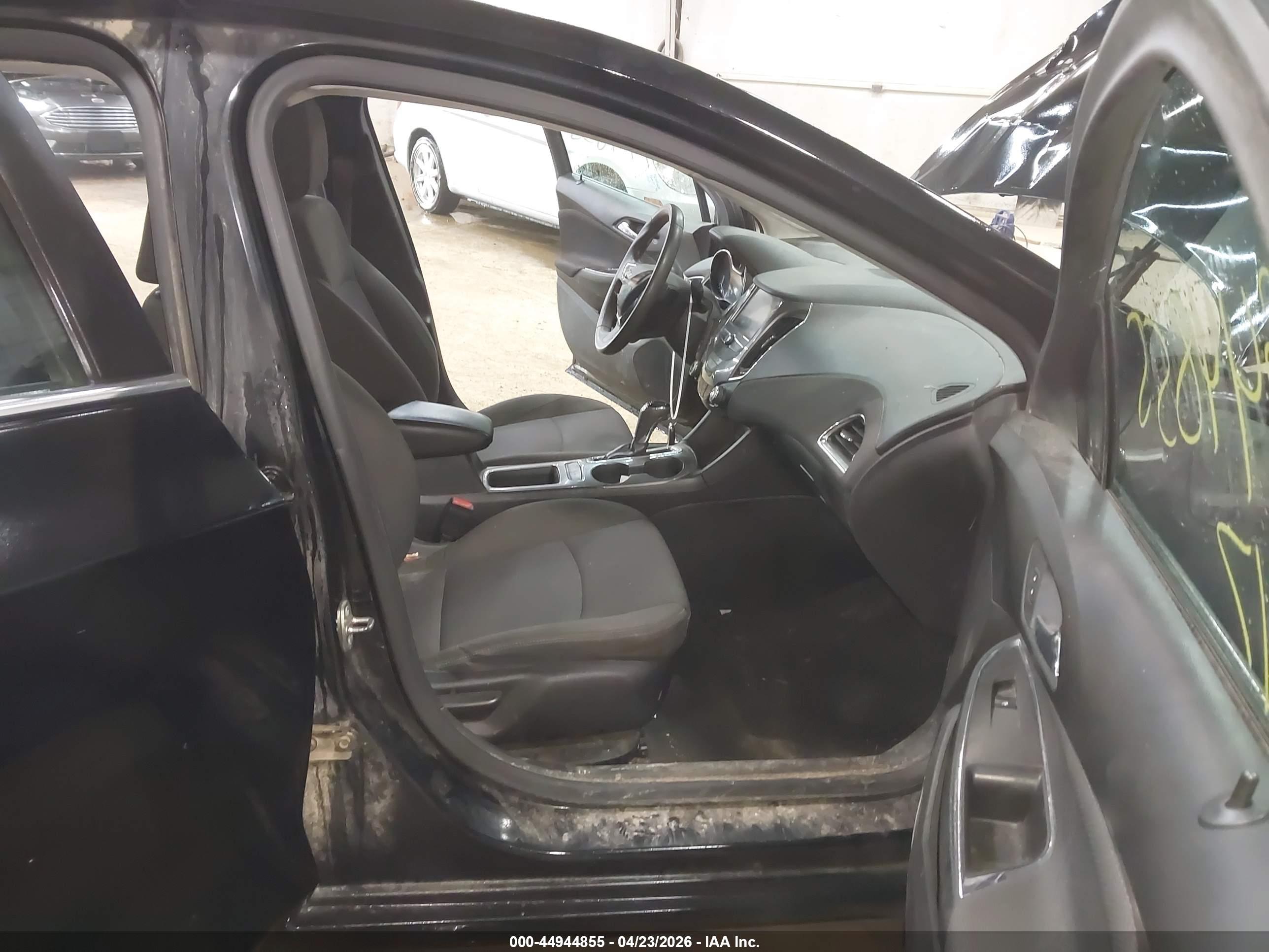 CHEVROLET CRUZE image 5