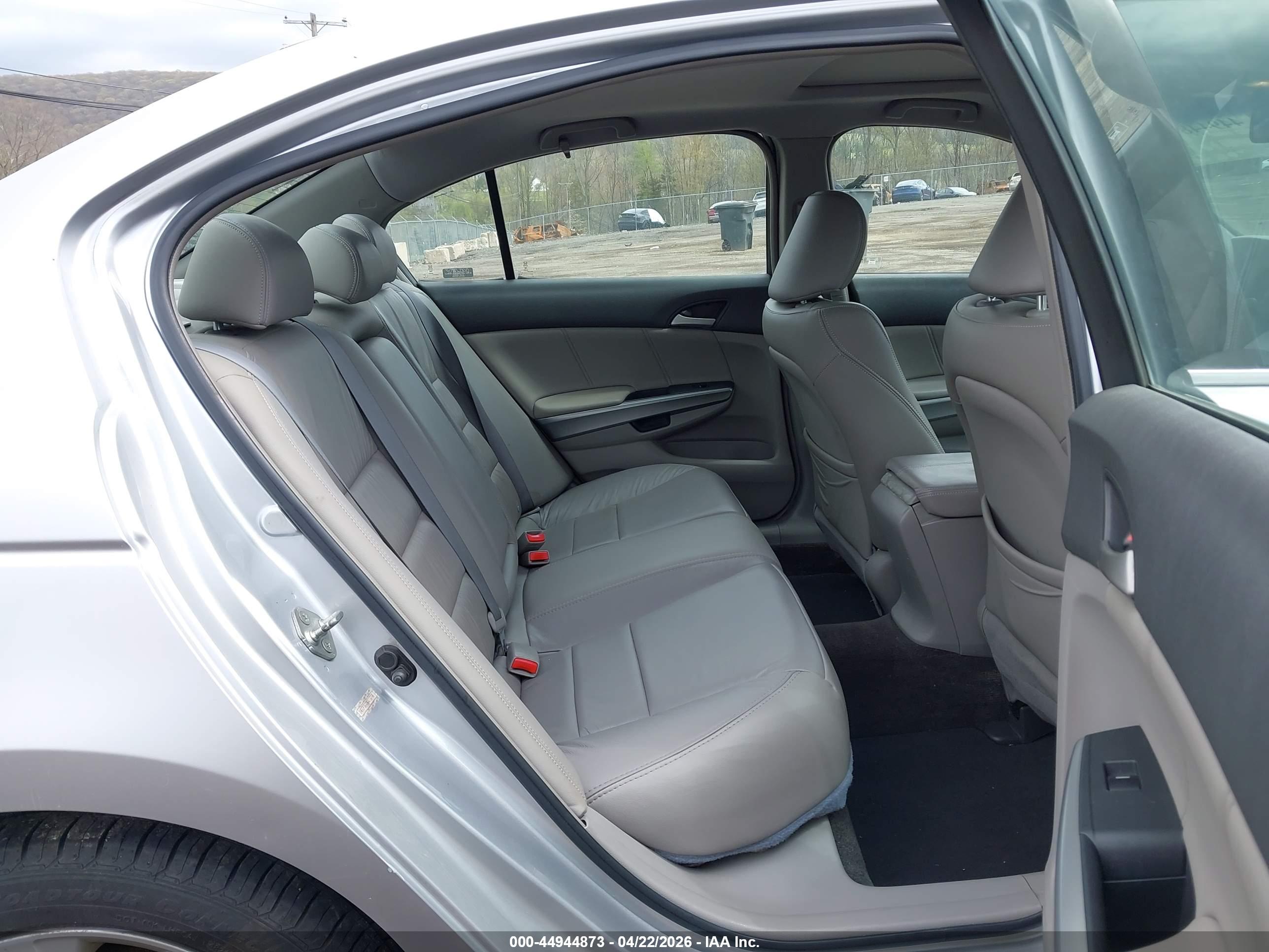 HONDA ACCORD image 8