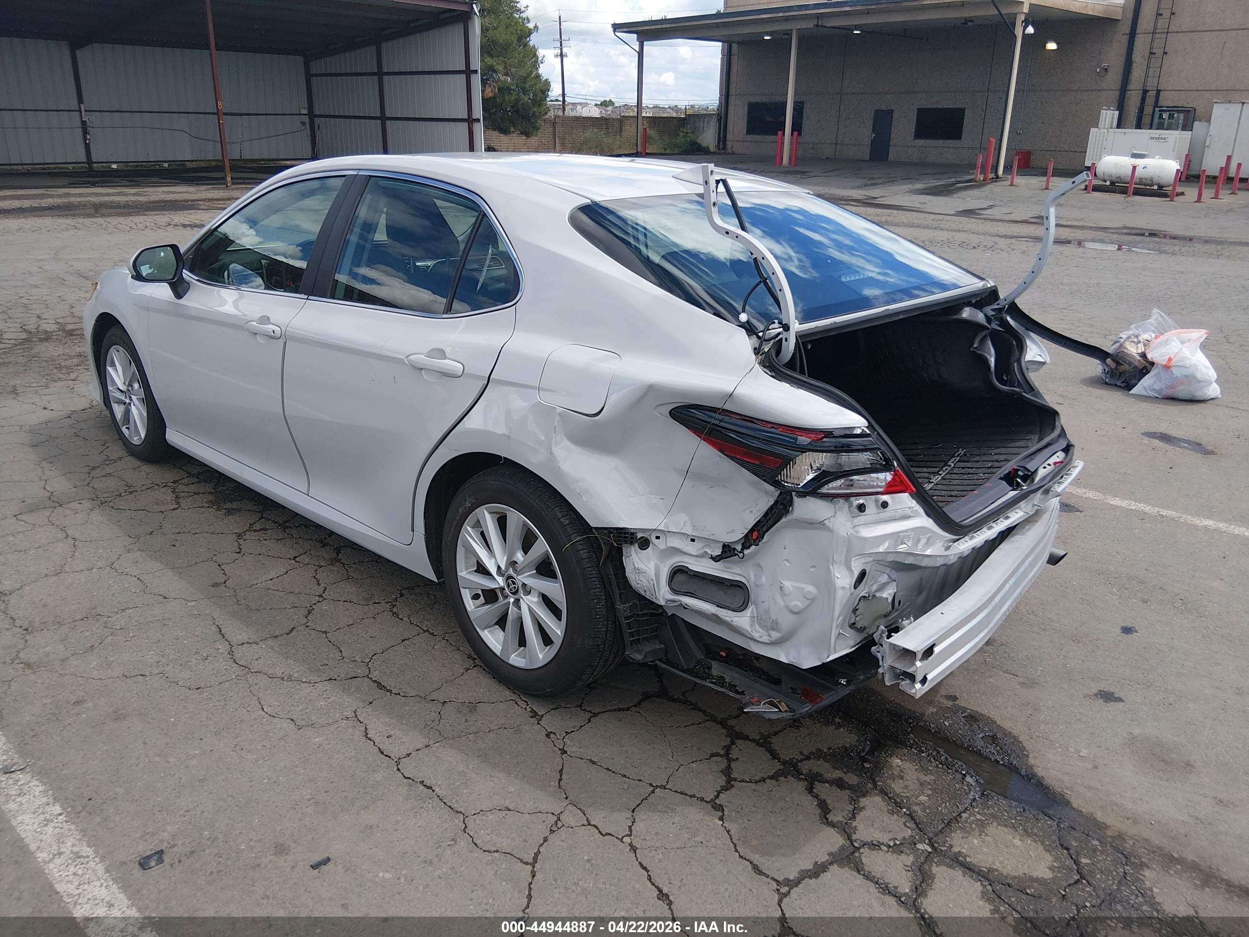 TOYOTA CAMRY image 3