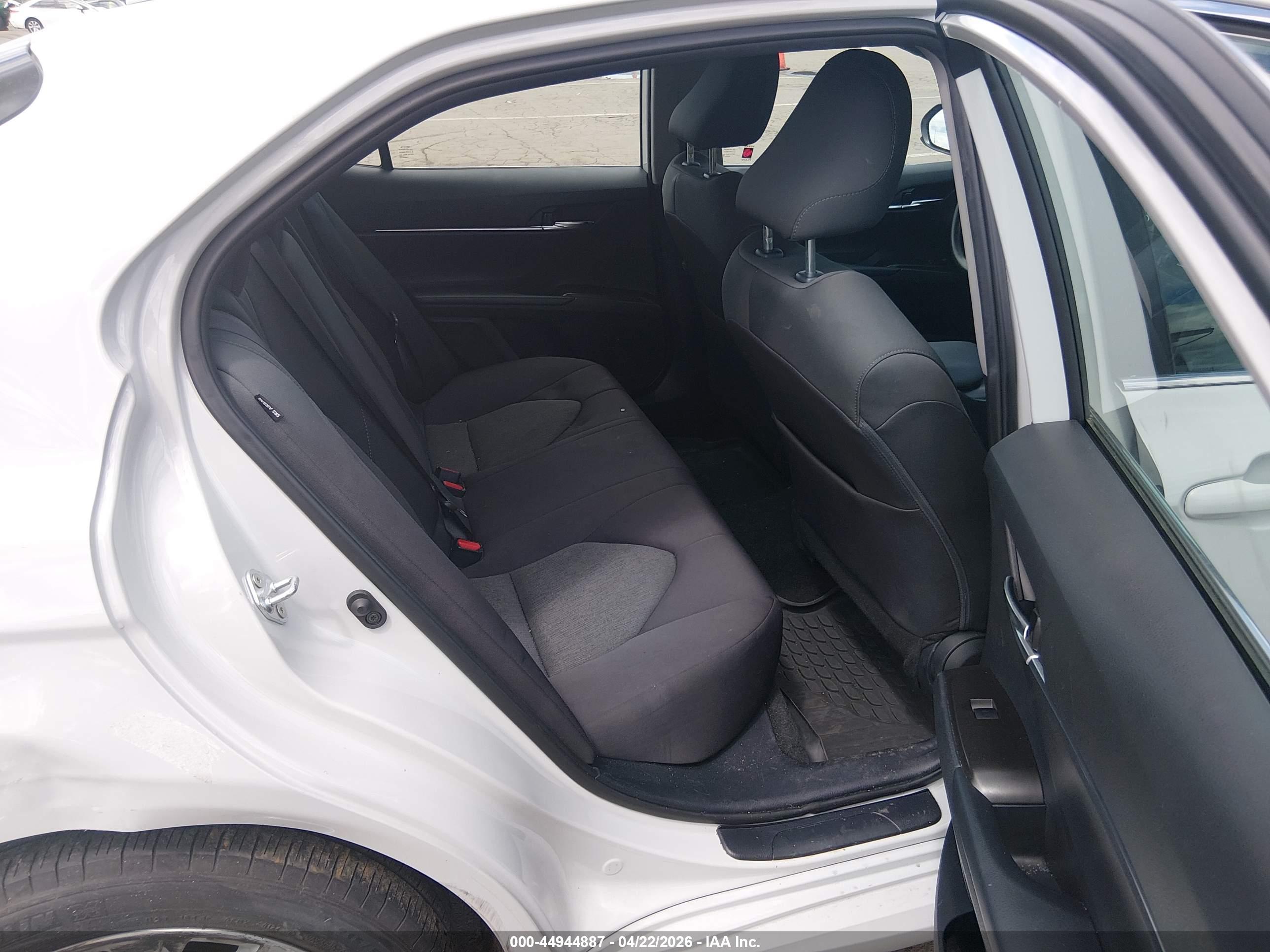 TOYOTA CAMRY image 8