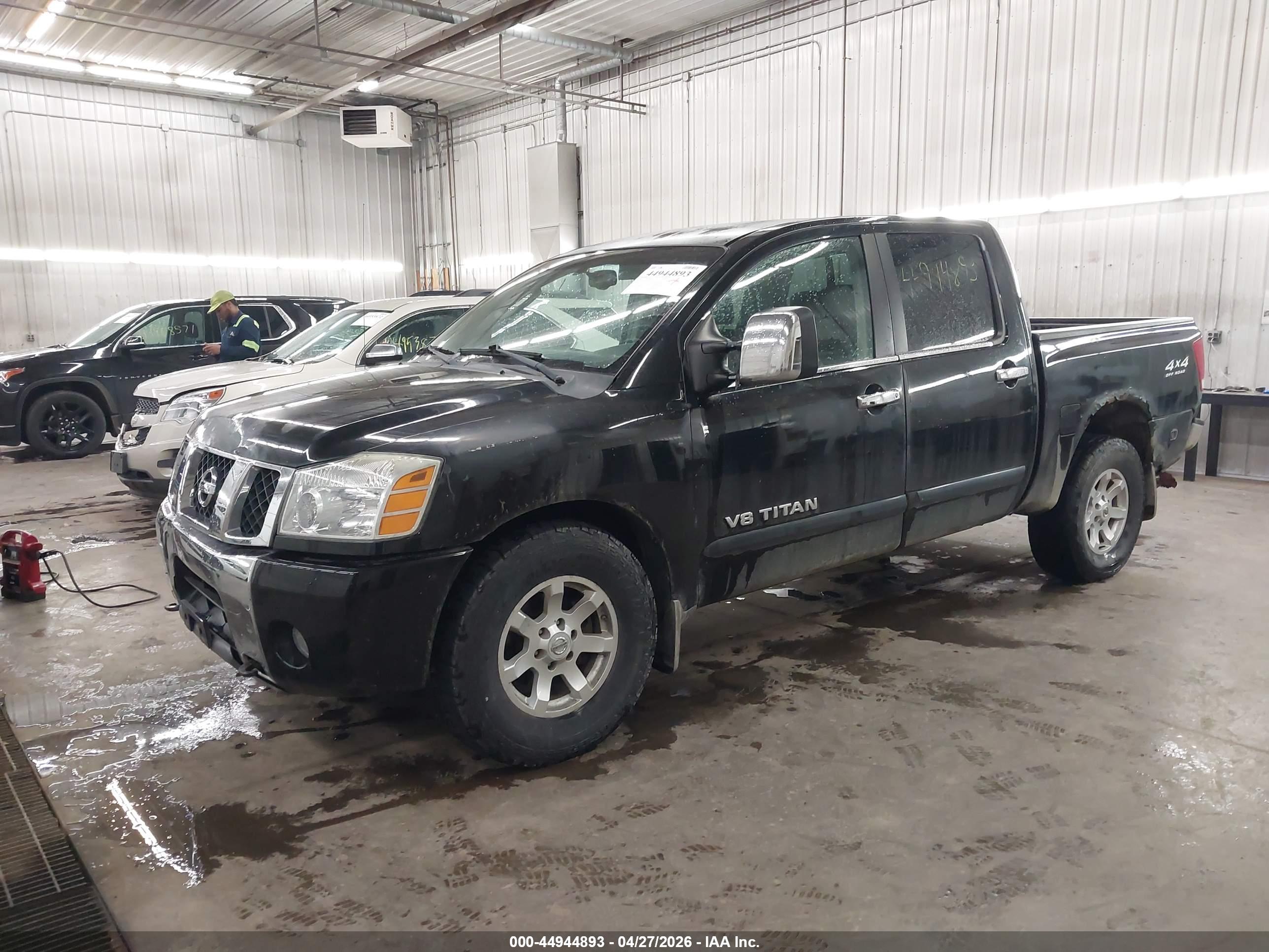 NISSAN TITAN image 2