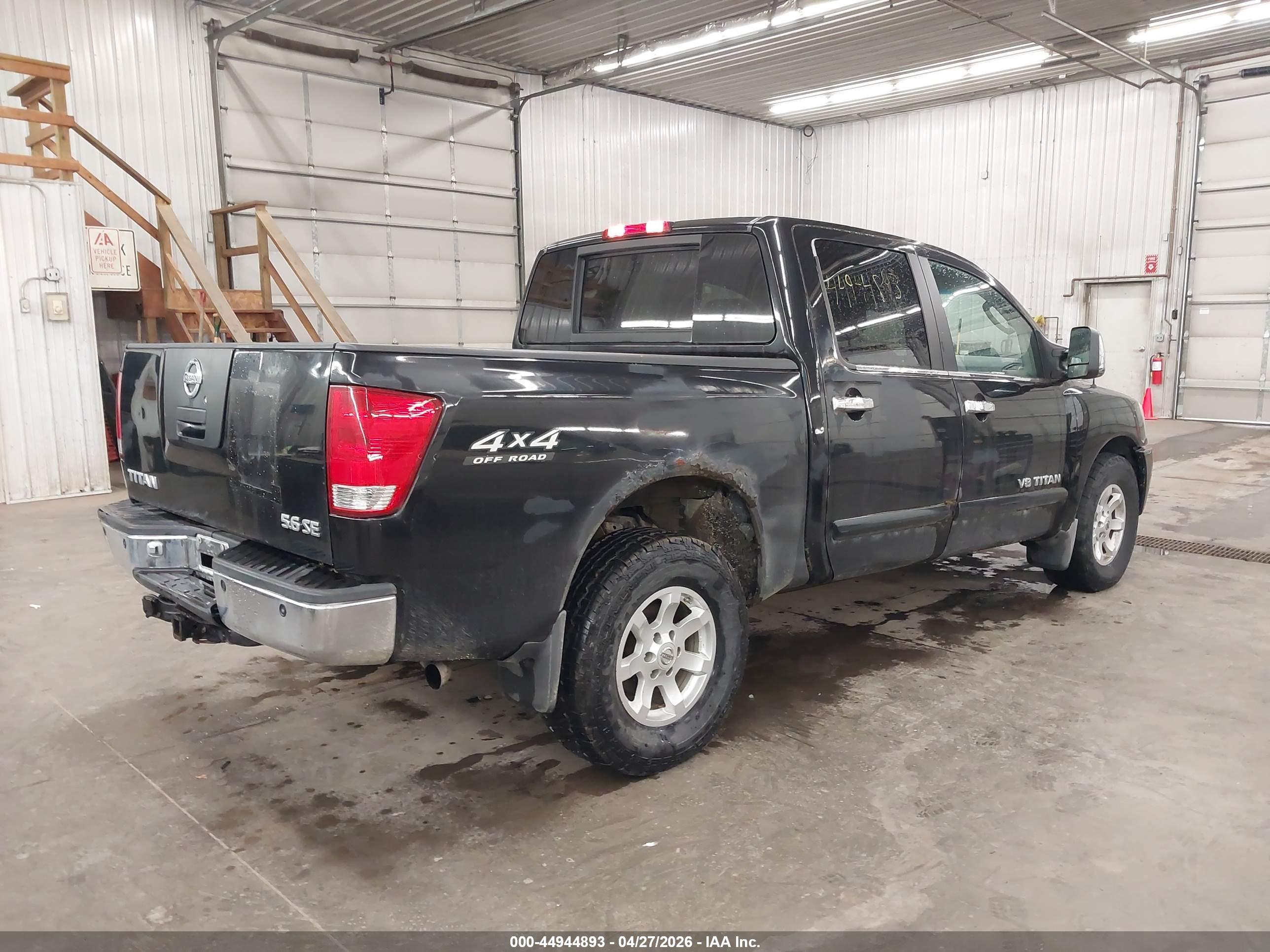 NISSAN TITAN image 4