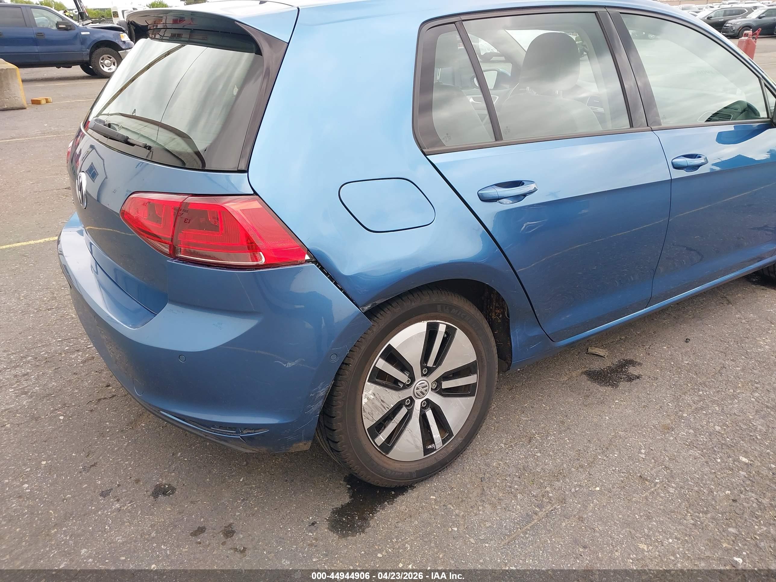 VOLKSWAGEN E-GOLF image 6
