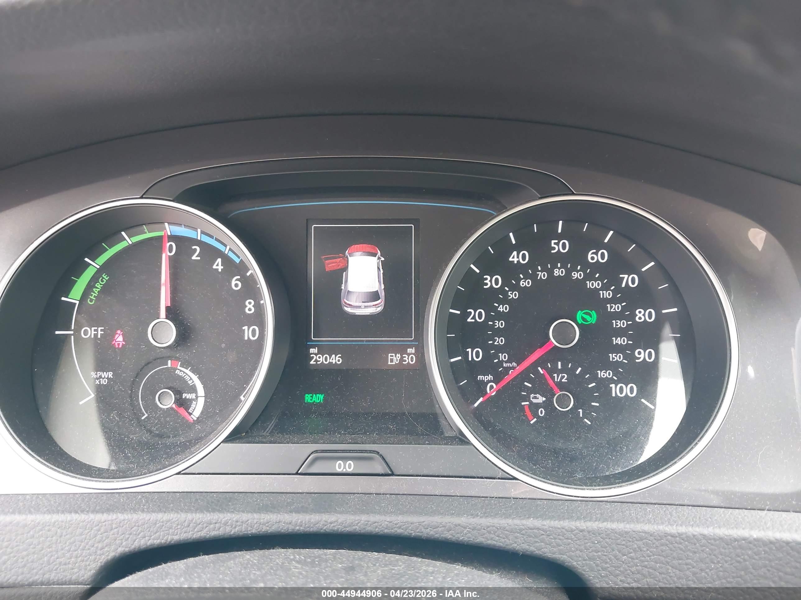 VOLKSWAGEN E-GOLF image 7