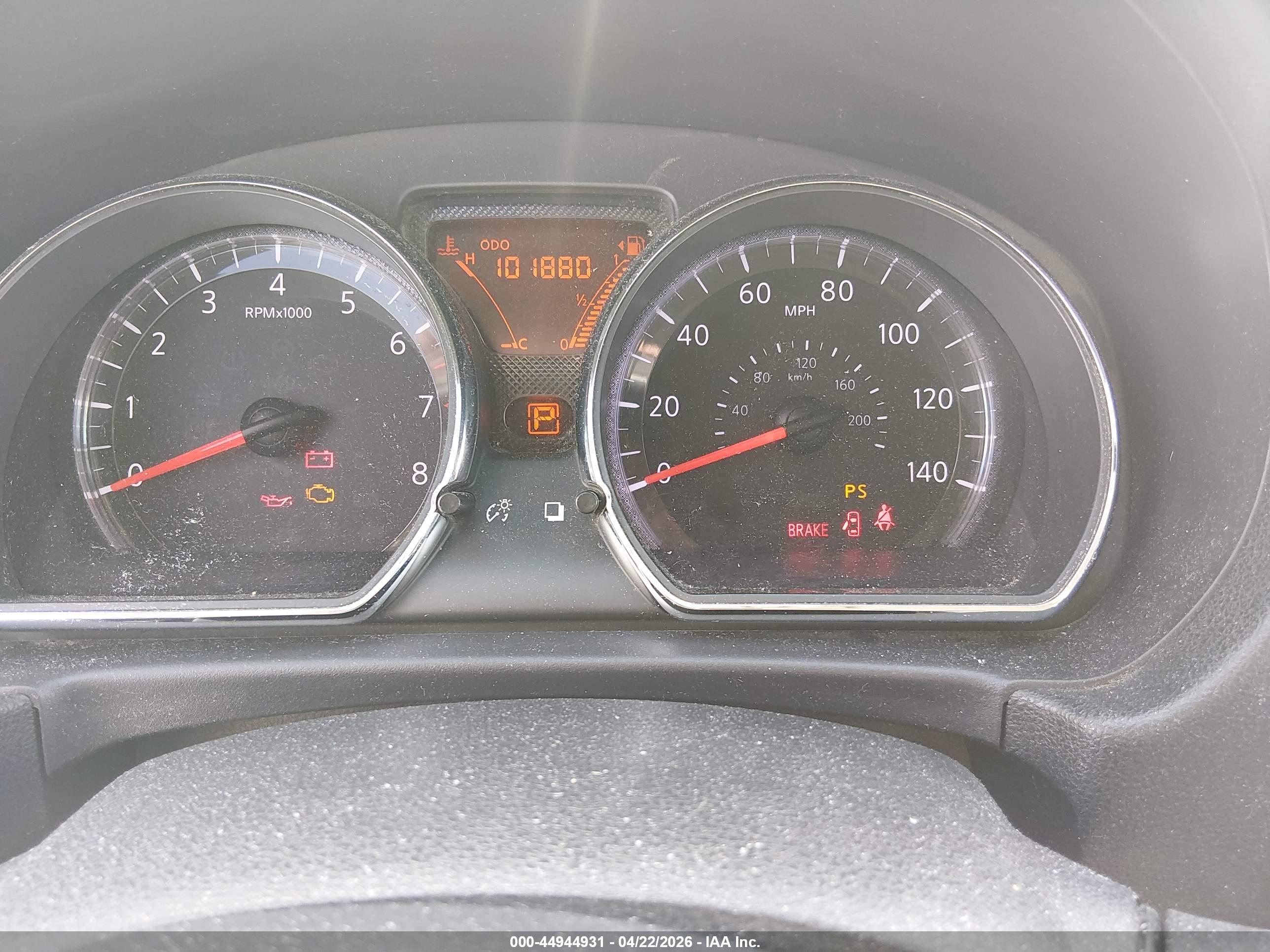 NISSAN VERSA image 7